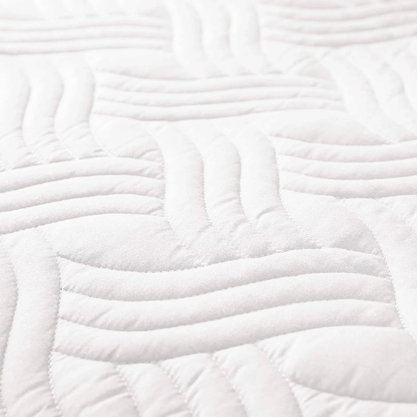 Whale Flotilla Quilt Set King Size, Soft Microfiber Lightweight Bedspread Coverlet Bed Cover (Wave Pattern) for All Seasons, White, 3 Pieces (Includes 1 Quilt, 2 Shams)
