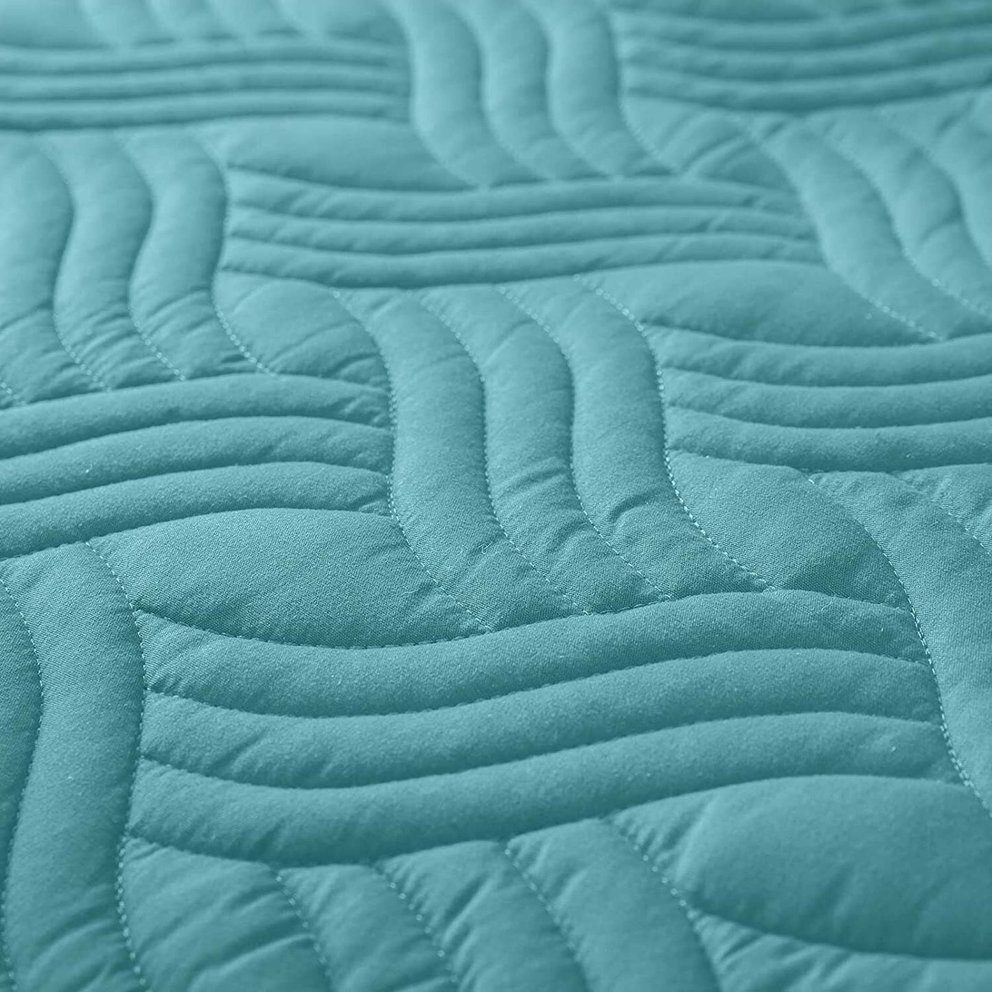 Whale Flotilla Turquoise Wave Pattern Microfiber Quilt, King - Reversable (3 Count)