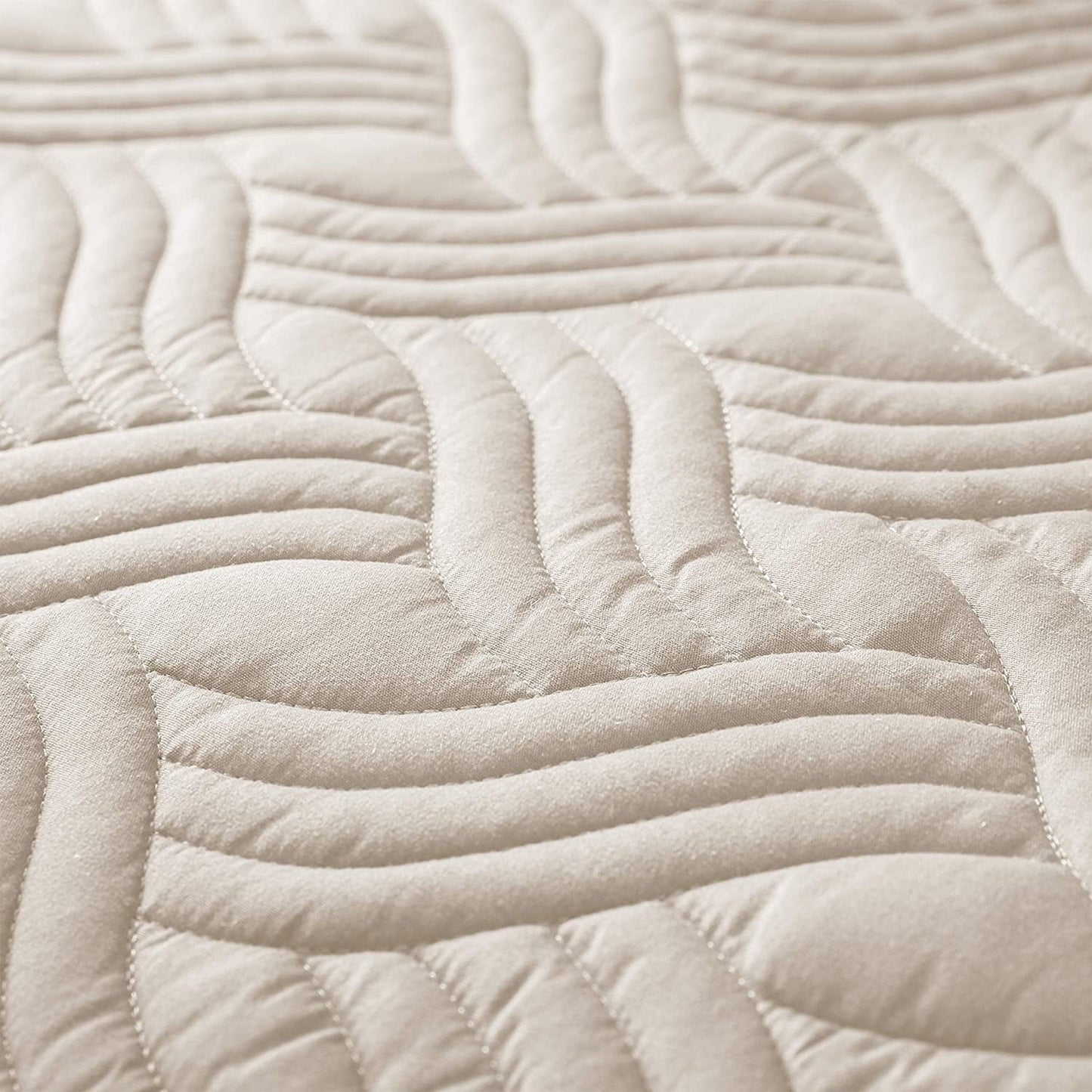 Whale Flotilla Quilt Set Twin Size, Soft Microfiber Lightweight Bedspread Coverlet Bed Cover (Wave Pattern) for All Seasons, Brich Beige, 3 Pieces (Includes 1 Quilt, 2 Shams)
