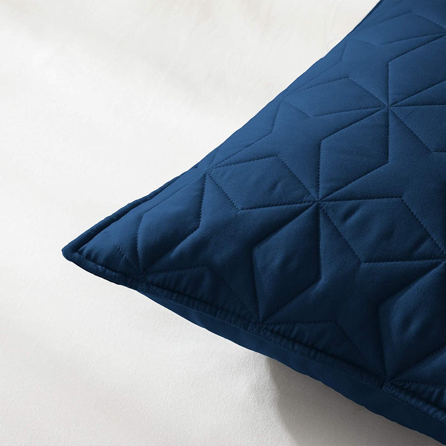 Whale Flotilla Quilt Set Queen Size, Soft Microfiber Lightweight Bedspread Coverlet Bed Cover (Star Pattern) for All Seasons, Navy, 3 Pieces (Includes 1 Quilt, 2 Shams)