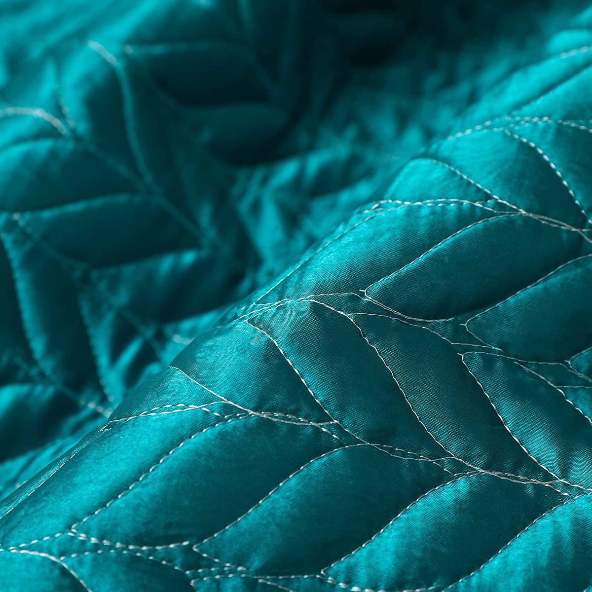 Whale Flotilla 3-Piece Luxury Satin Quilt Set Queen Size, Reversible Lightweight Coverlet Bedspreads Bedding Set with Pillow Shams,94x88 Inches, Turquoise