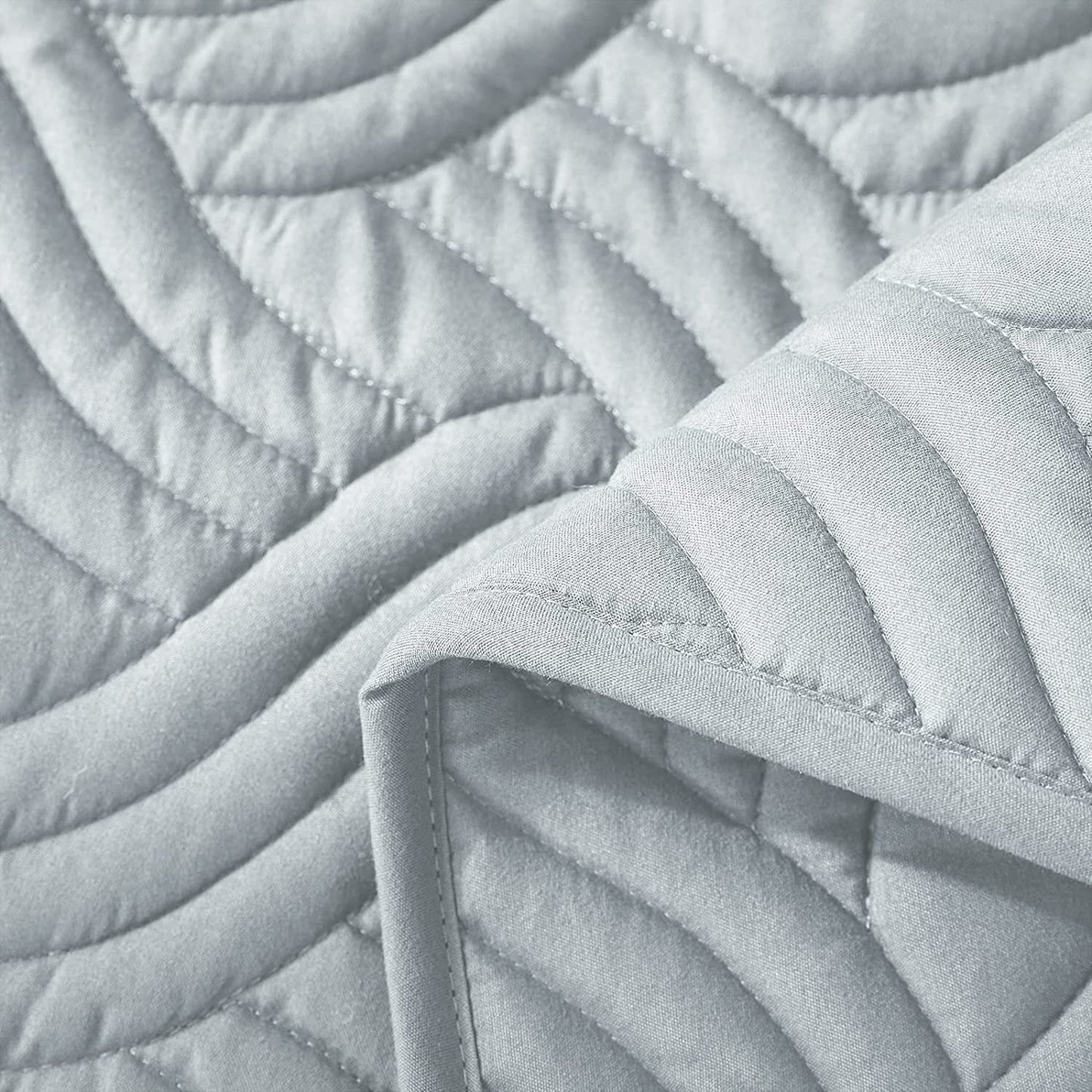 Whale Flotilla Quilt Set King Size, Soft Microfiber Lightweight Bedspread Coverlet Bed Cover (Wave Pattern) for All Seasons, Light Grey, 3 Pieces (Includes 1 Quilt, 2 Shams)