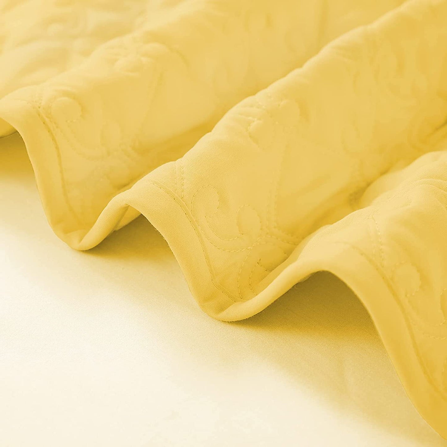 Whale Flotilla Quilt Set Twin Size, Soft Microfiber Lightweight Bedspread Coverlet Bed Cover (Diamond Pattern) for All Seasons, Yellow, 2 Pieces (Includes 1 Quilt, 1 Sham)