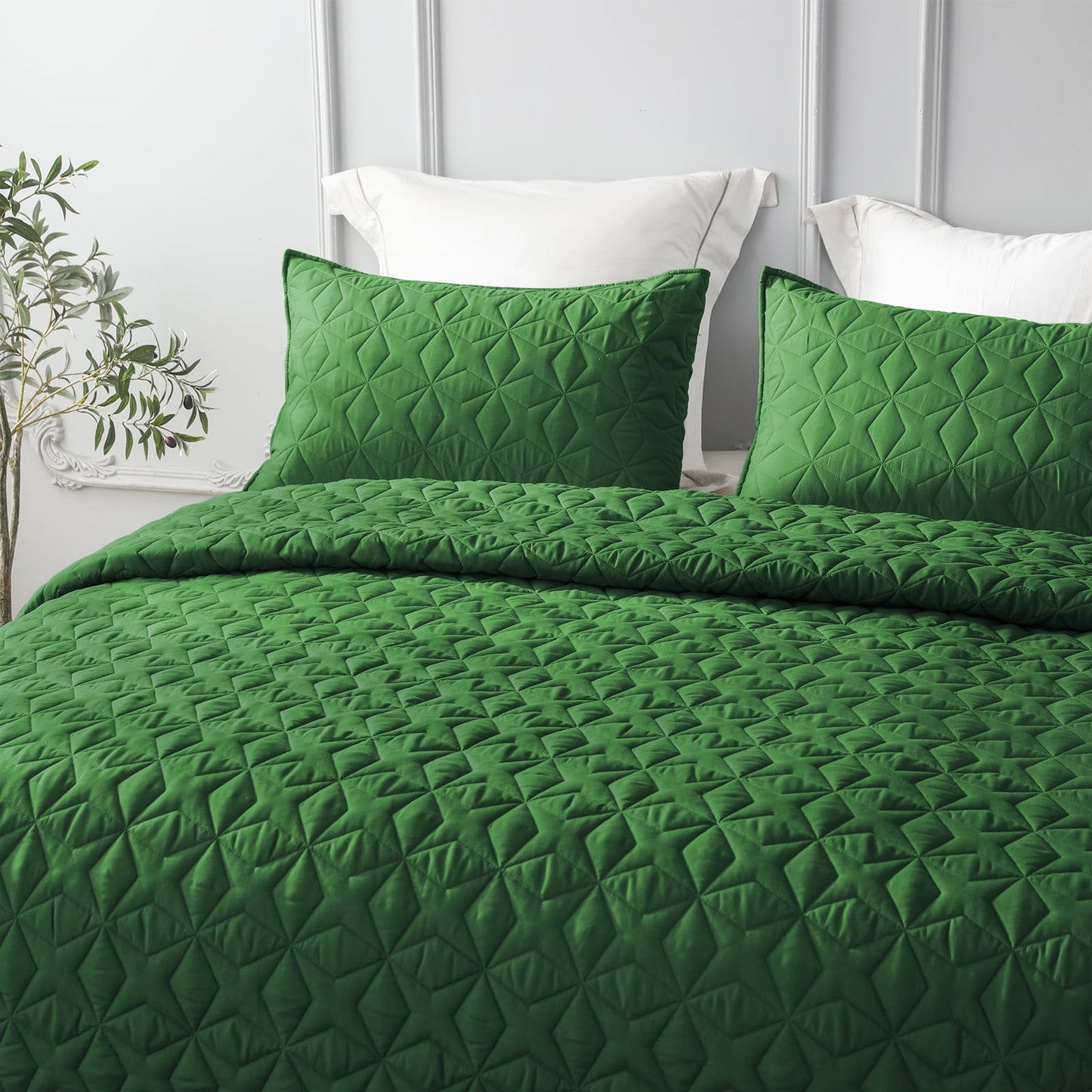 Whale Flotilla Quilt Set Twin Size, Soft Microfiber Lightweight Bedspread Coverlet Bed Cover (Star Pattern) for All Seasons, Green, 2 Pieces (Includes 1 Quilt, 1 Sham)?-