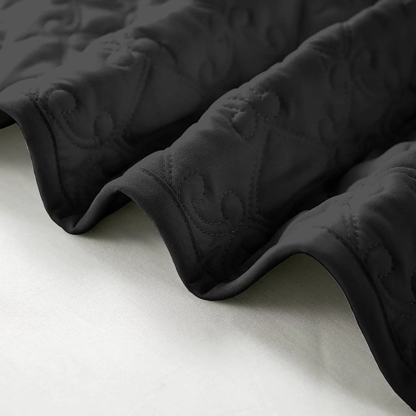 Whale Flotilla Quilt Set Twin Size, Soft Microfiber Lightweight Bedspread Coverlet Bed Cover (Diamond Pattern) for All Seasons, Black, 2 Pieces (Includes 1 Quilt, 1 Sham