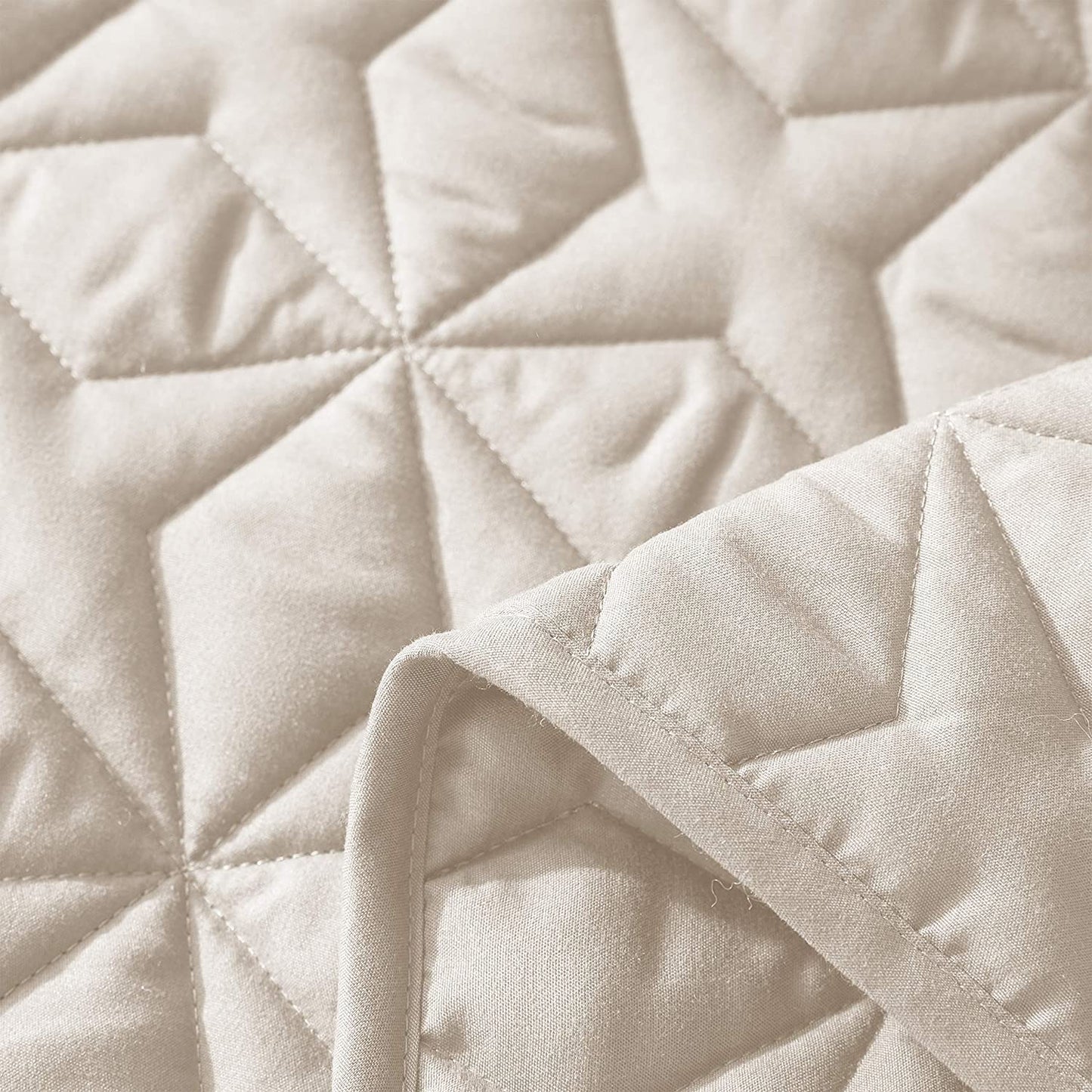 Whale Flotilla Quilt Set Queen Size, Soft Microfiber Lightweight Bedspread Coverlet Bed Cover (Star Pattern) for All Seasons, Brich Beige, 3 Pieces (Includes 1 Quilt, 2 Shams)