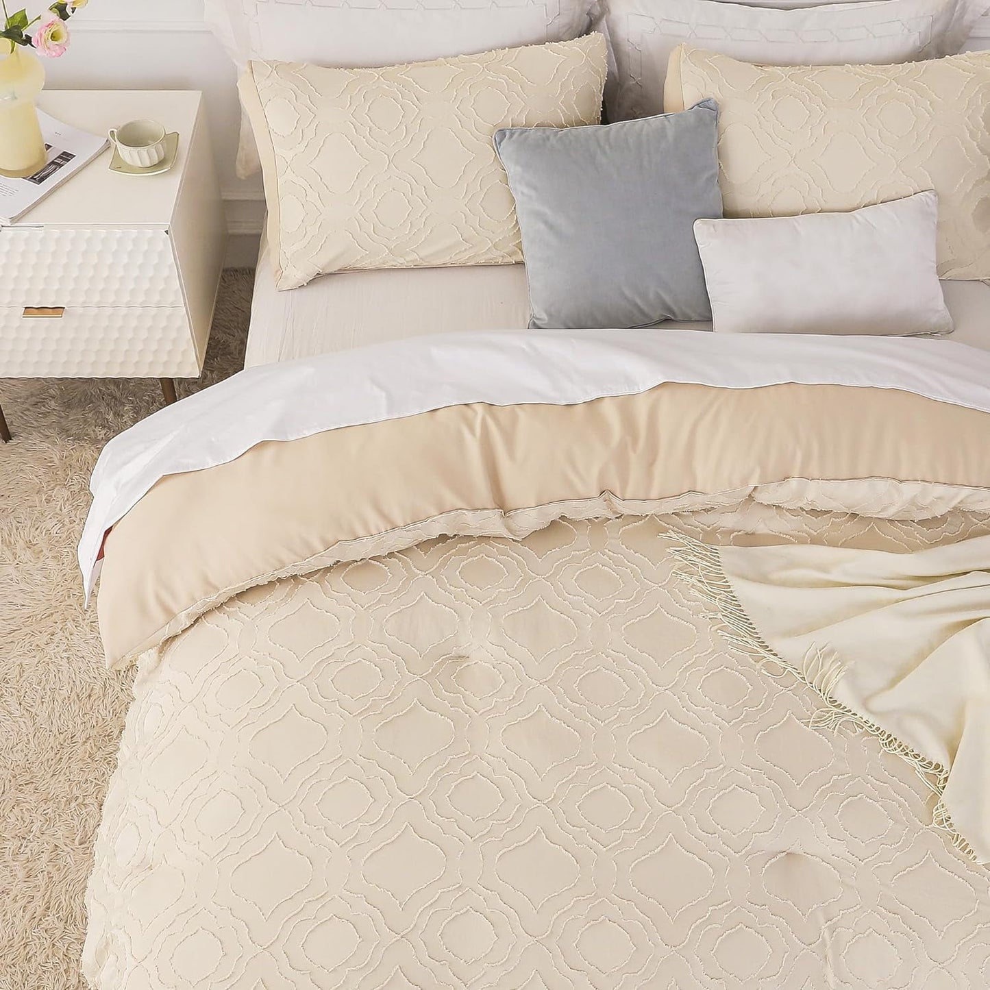 Whale Flotilla 3-Piece Tufted King Size Comforter Set, Soft Fluffy Shabby Chic Comforter for All Seasons, Farmhouse Boho Duvet Bedding Sets with 2 Pillow Shams, 90"x104", Beige