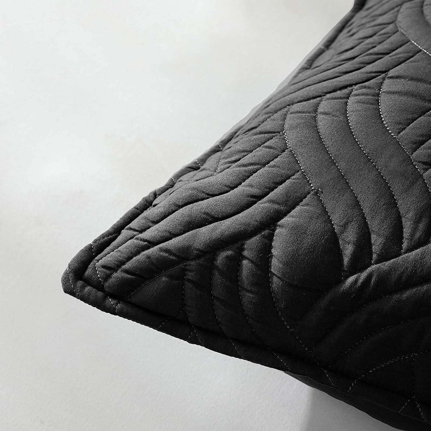 Whale Flotilla 3 Pieces Quilt Set King Size, Soft Microfiber Lightweight Bedspread Coverlet Bed Cover (Wave Pattern) for All Seasons, Black