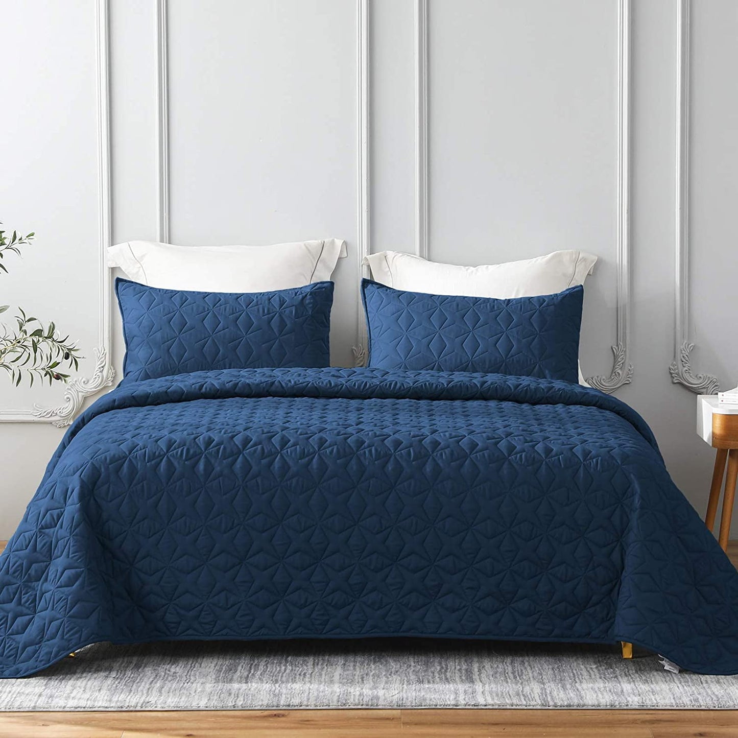 Whale Flotilla Quilt Set Queen Size, Soft Microfiber Lightweight Bedspread Coverlet Bed Cover (Star Pattern) for All Seasons, Navy, 3 Pieces (Includes 1 Quilt, 2 Shams)