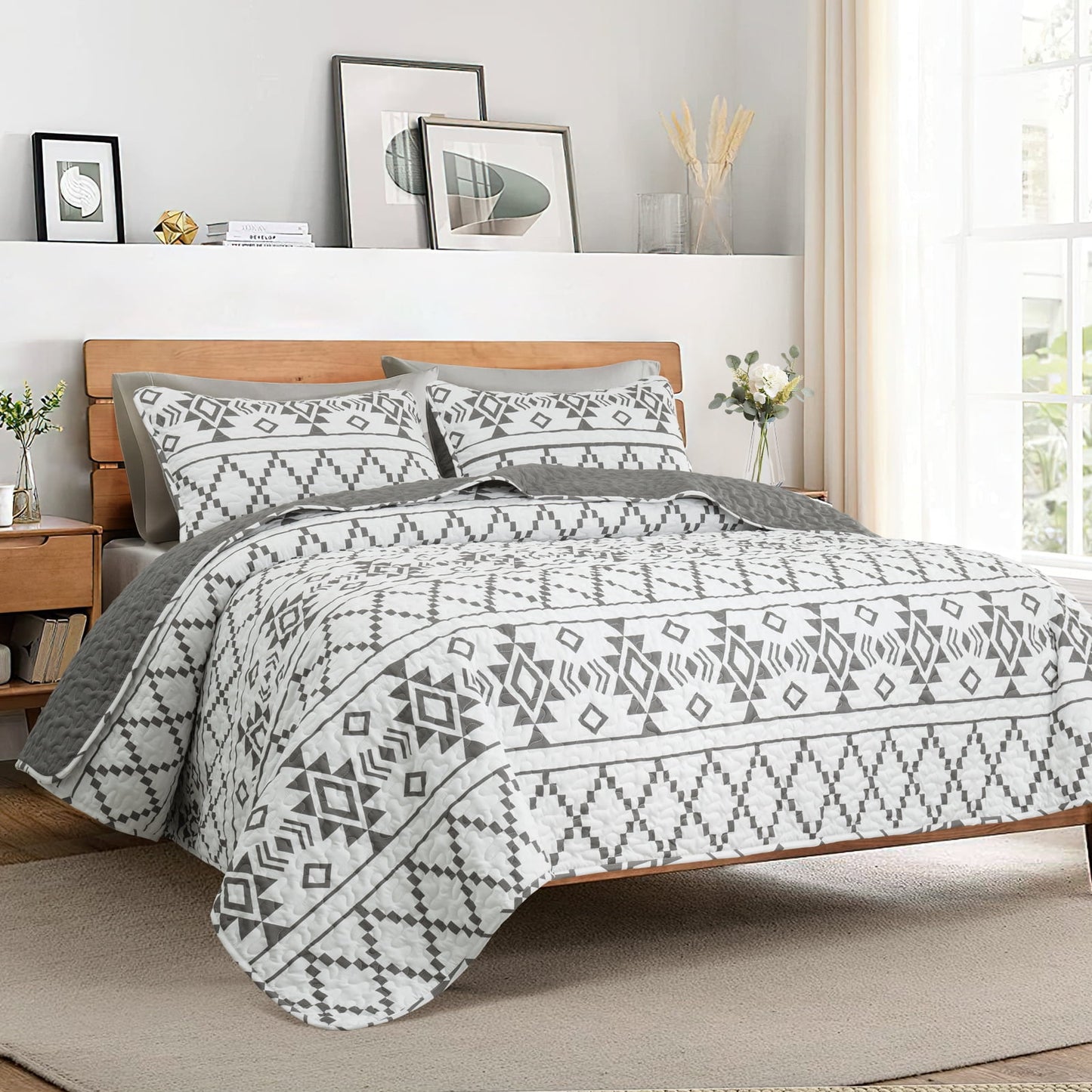 Whale Flotilla Reversible Ultra Soft Printed Quilts Queen Size, Lightweight Patchwork Geometric Stripes Bedspreads Coverlets Queen Quilt Bedding Set with 2 Pillow Shams for All Seasons, White/Grey