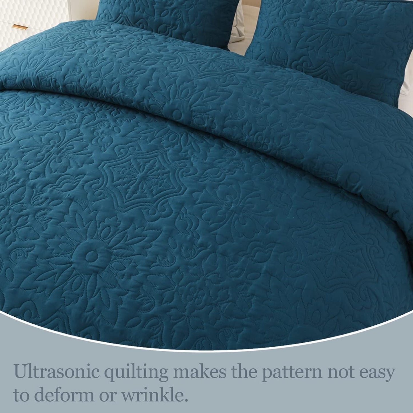 Whale Flotilla 3-Piece Queen Quilt Set, Soft Embossed Bedding Set, Lightweight Bedspread Coverlet with Damask Vintage Pattern, Reversible Bed Cover for All Seasons, Blue