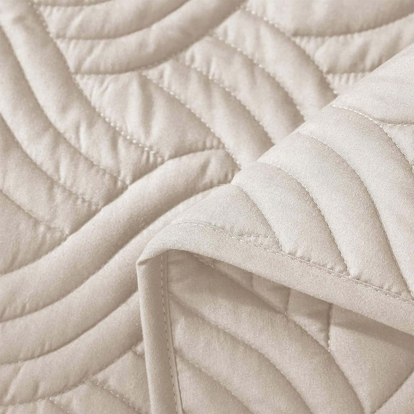Whale Flotilla Quilt Set Queen Size, Soft Microfiber Lightweight Bedspread Coverlet Bed Cover (Wave Pattern) for All Seasons, Brich Beige, 3 Pieces (Includes 1 Quilt, 2 Shams)