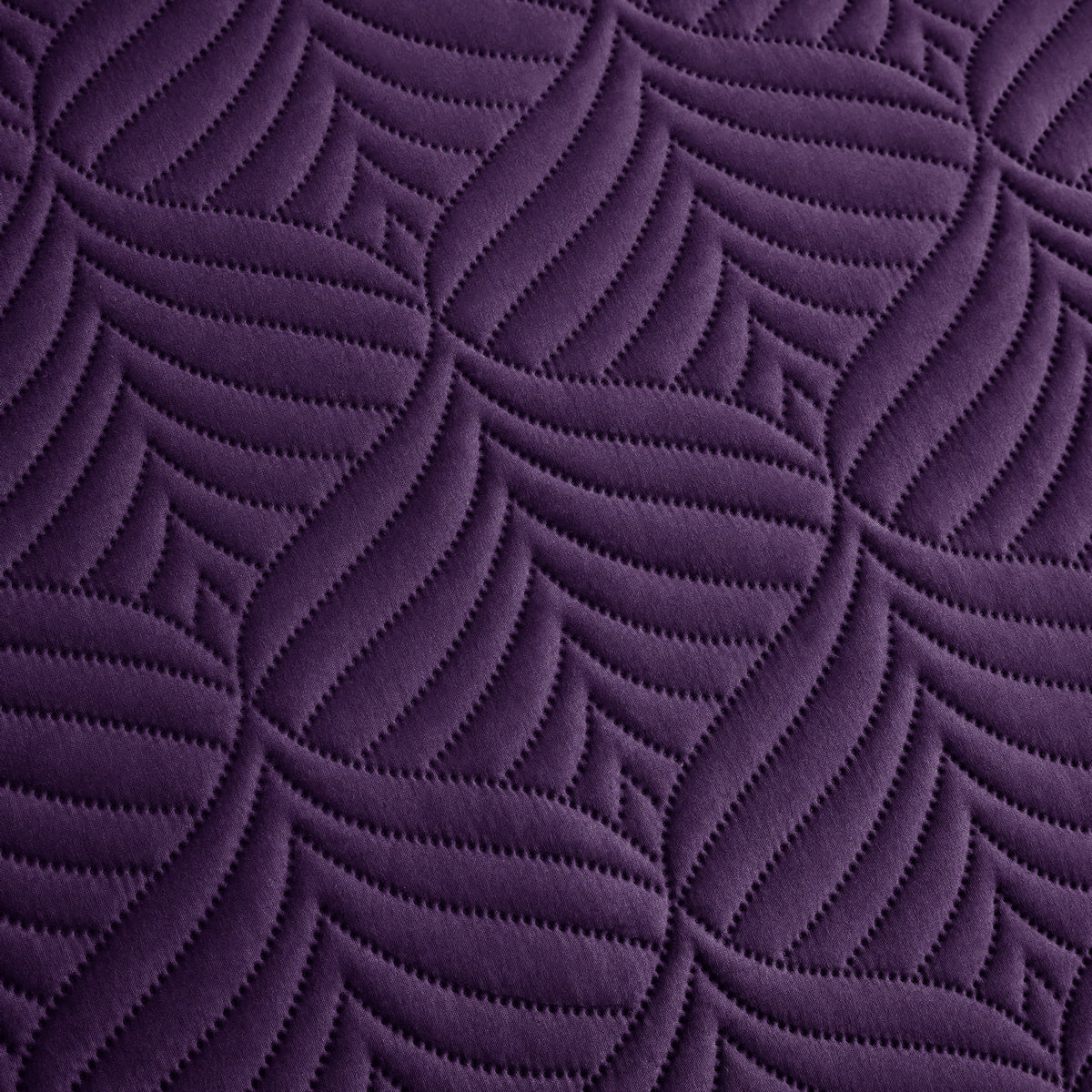 Whale Flotilla Twin Size Quilt Set, Soft Ultrasonic 68x88 Inch Bedding Set, Lightweight Bedspread Coverlet with Vintage Pattern, Reversible Bed Cover for All Seasons,Dark Purple