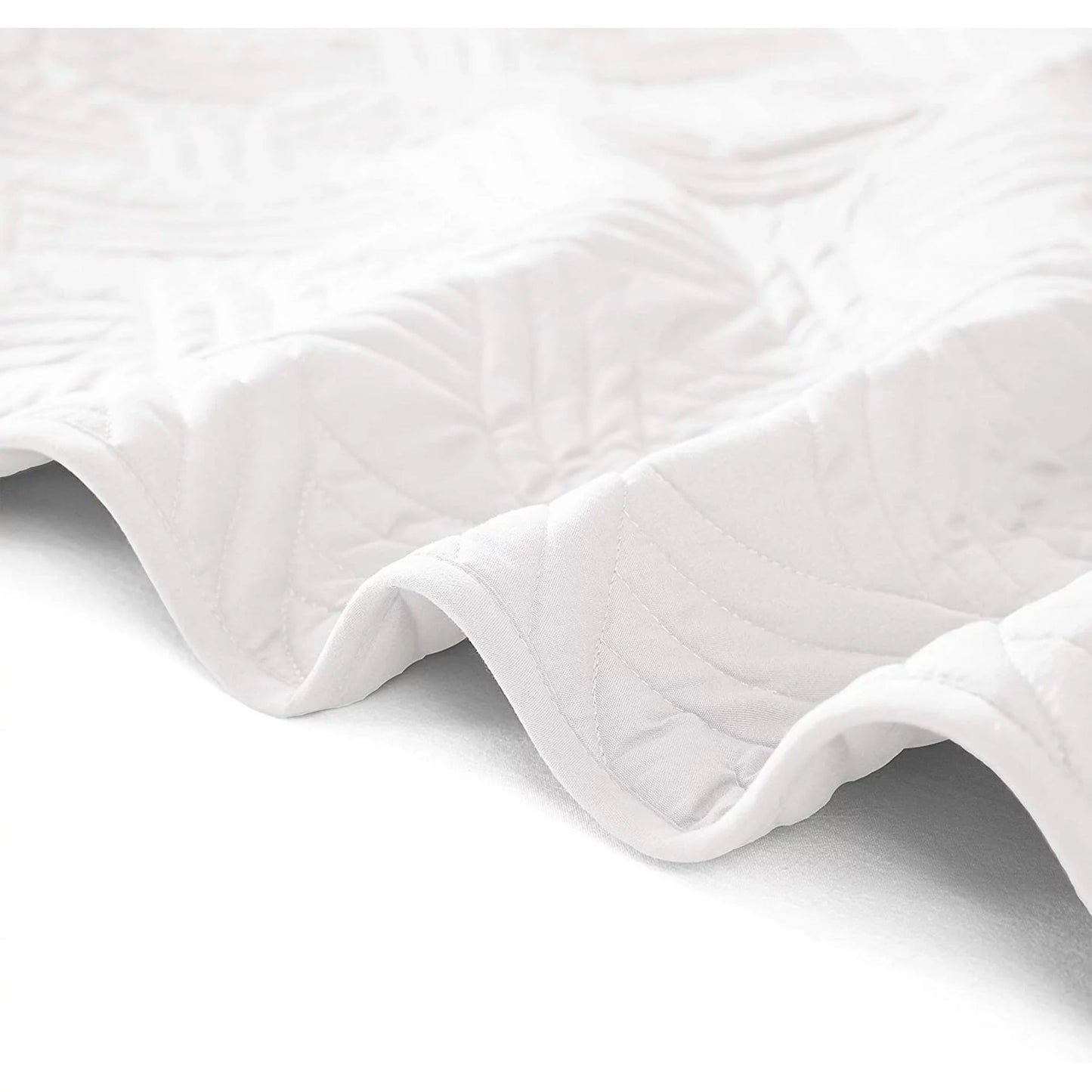 Whale Flotilla Quilt Set King Size, Soft Microfiber Lightweight Bedspread Coverlet Bed Cover (Wave Pattern) for All Seasons, White, 3 Pieces (Includes 1 Quilt, 2 Shams)