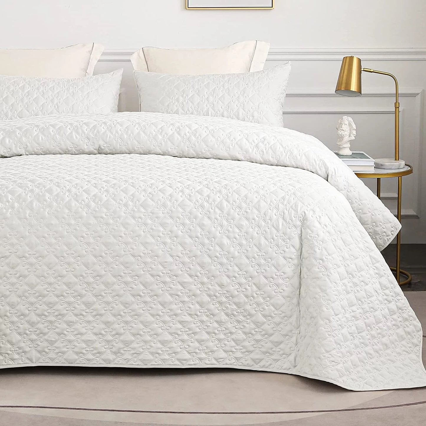 Whale Flotilla Quilt Set Twin Size, Soft Microfiber Lightweight Bedspread Coverlet Bed Cover (Diamond Pattern) for All Seasons, White, 2 Pieces (Includes 1 Quilt, 1 Sham)