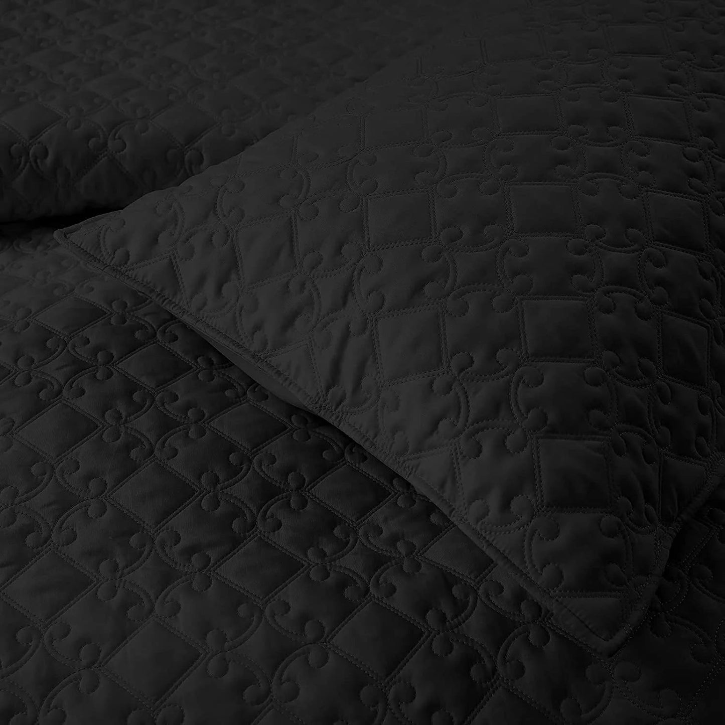 Whale Flotilla Quilt Set Twin Size, Soft Microfiber Lightweight Bedspread Coverlet Bed Cover (Diamond Pattern) for All Seasons, Black, 2 Pieces (Includes 1 Quilt, 1 Sham