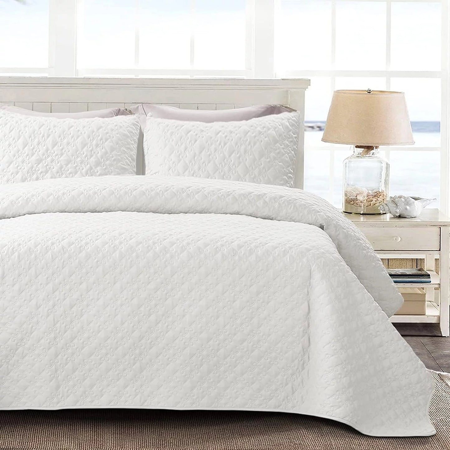Whale Flotilla Quilt Set Queen Size, Soft Microfiber Lightweight Bedspread Coverlet Bed Cover (Diamond Pattern) for All Seasons, White, 3 Pieces (Includes 1 Quilt, 2 Shams)