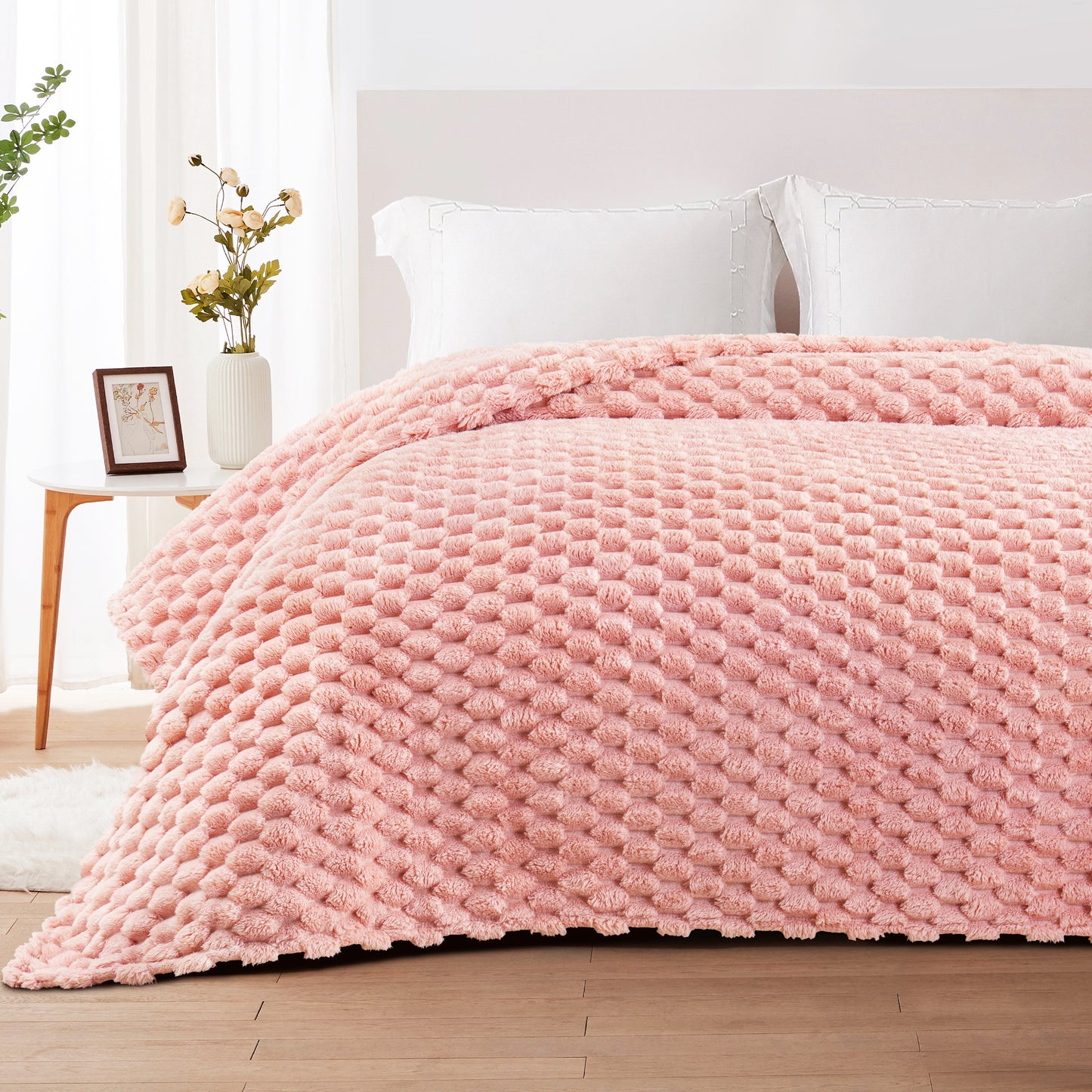 Whale Flotilla Twin Size Blanket for Bed with Expanded 3D-Jacquard Pattern, Fuzzy Soft Cozy Exquisite Blankets or All Season, Warm and Fluffy, 60x80 Inch, Pink