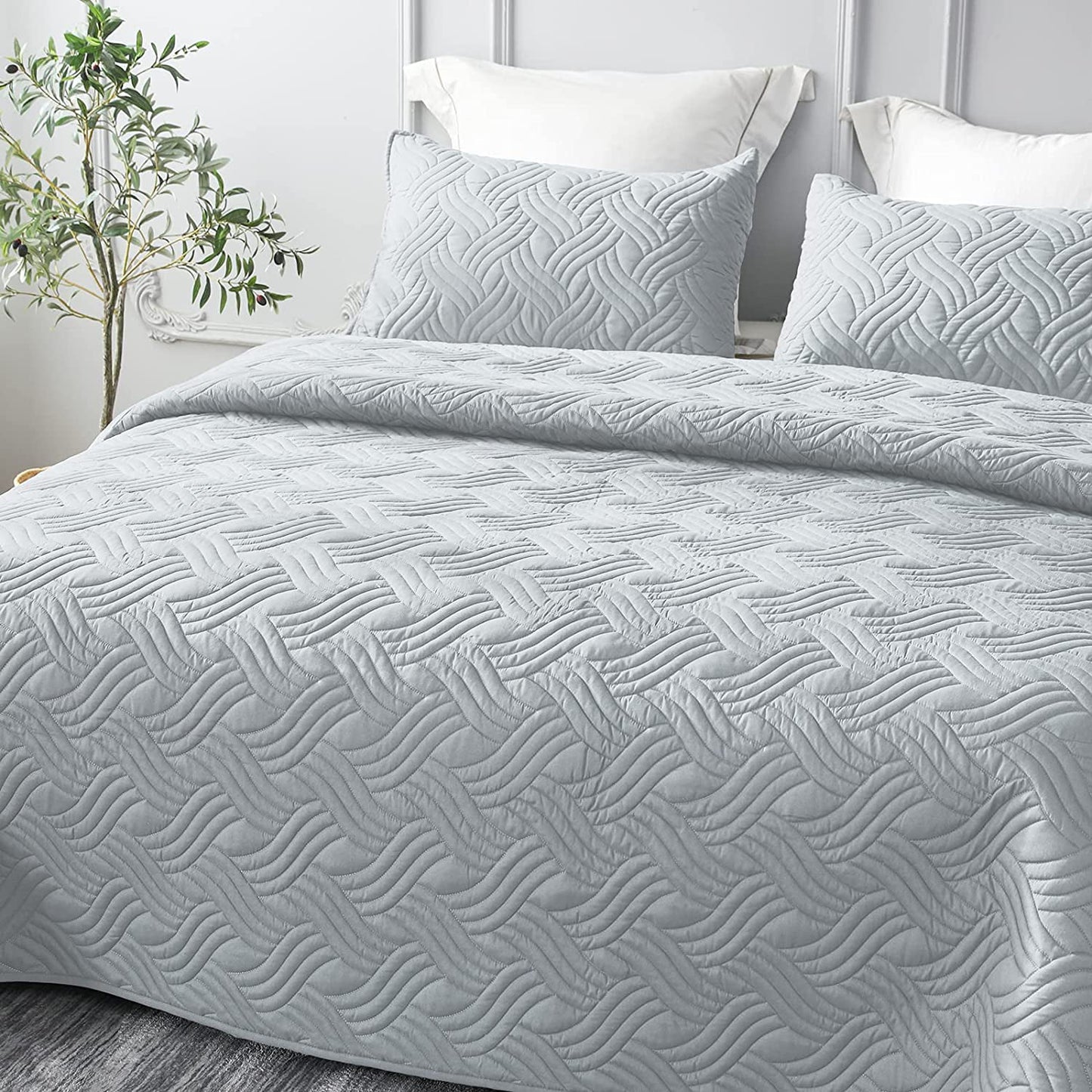 Whale Flotilla Quilt Set Twin Size, Soft Microfiber Lightweight Bedspread Coverlet Bed Cover (Wave Pattern) for All Seasons, Light Grey, 2 Pieces (Includes 1 Quilt, 1 Shams)