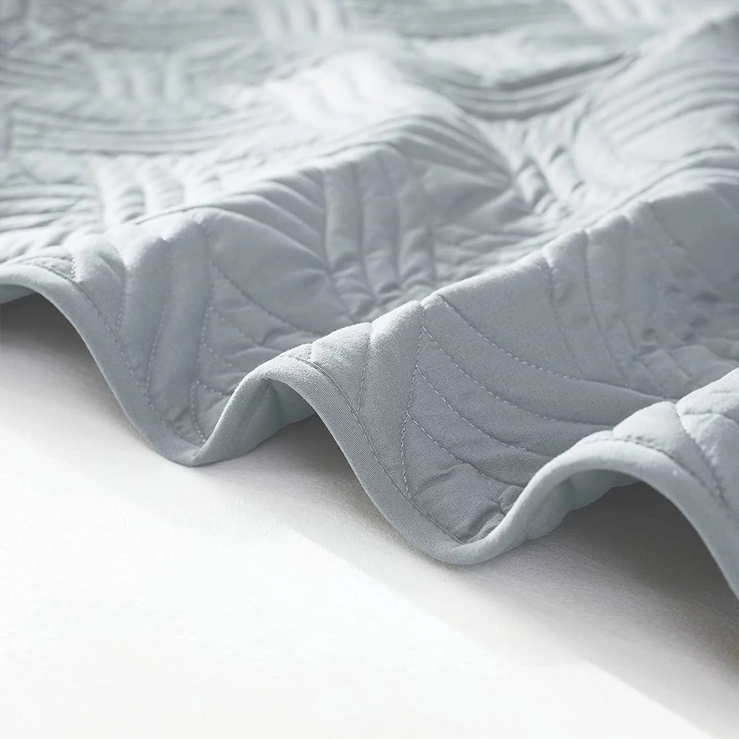Whale Flotilla Quilt Set Queen Size, Soft Microfiber Lightweight Bedspread Coverlet Bed Cover (Wave Pattern) for All Seasons, Light Grey, 3 Pieces (Includes 1 Quilt, 2 Shams)