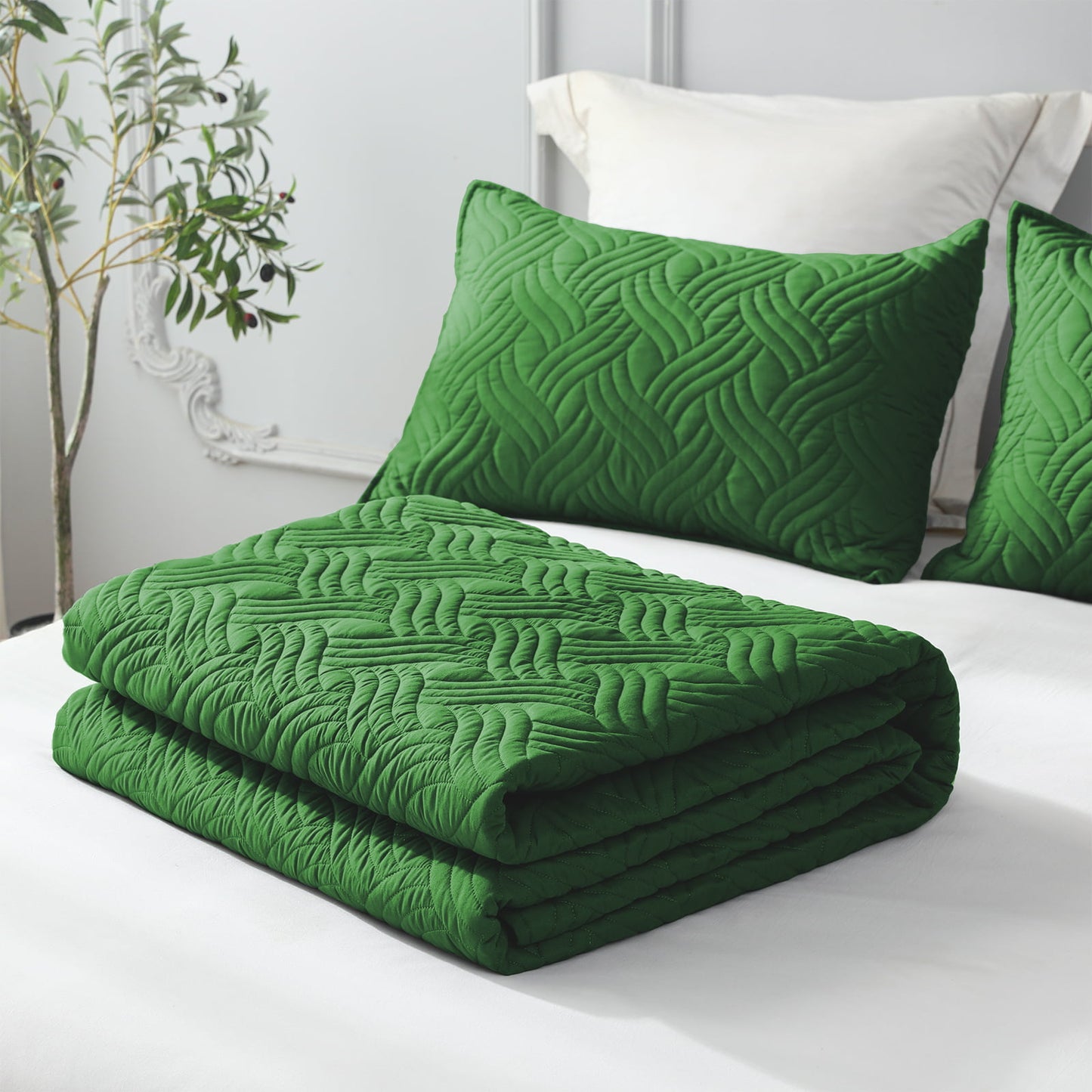 Whale Flotilla Quilt Set Queen Size, Soft Microfiber Lightweight Bedspread Coverlet Bed Cover (Wave Pattern) for All Seasons, Green, 3 Pieces (Includes 1 Quilt, 2 Shams)
