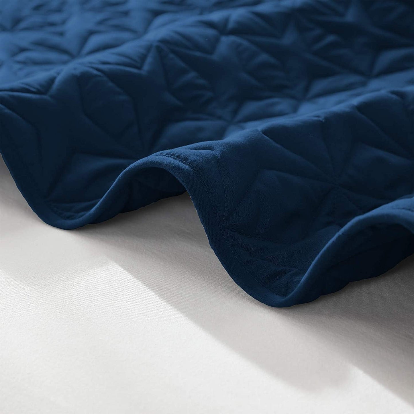 Whale Flotilla Quilt Set Queen Size, Soft Microfiber Lightweight Bedspread Coverlet Bed Cover (Star Pattern) for All Seasons, Navy, 3 Pieces (Includes 1 Quilt, 2 Shams)