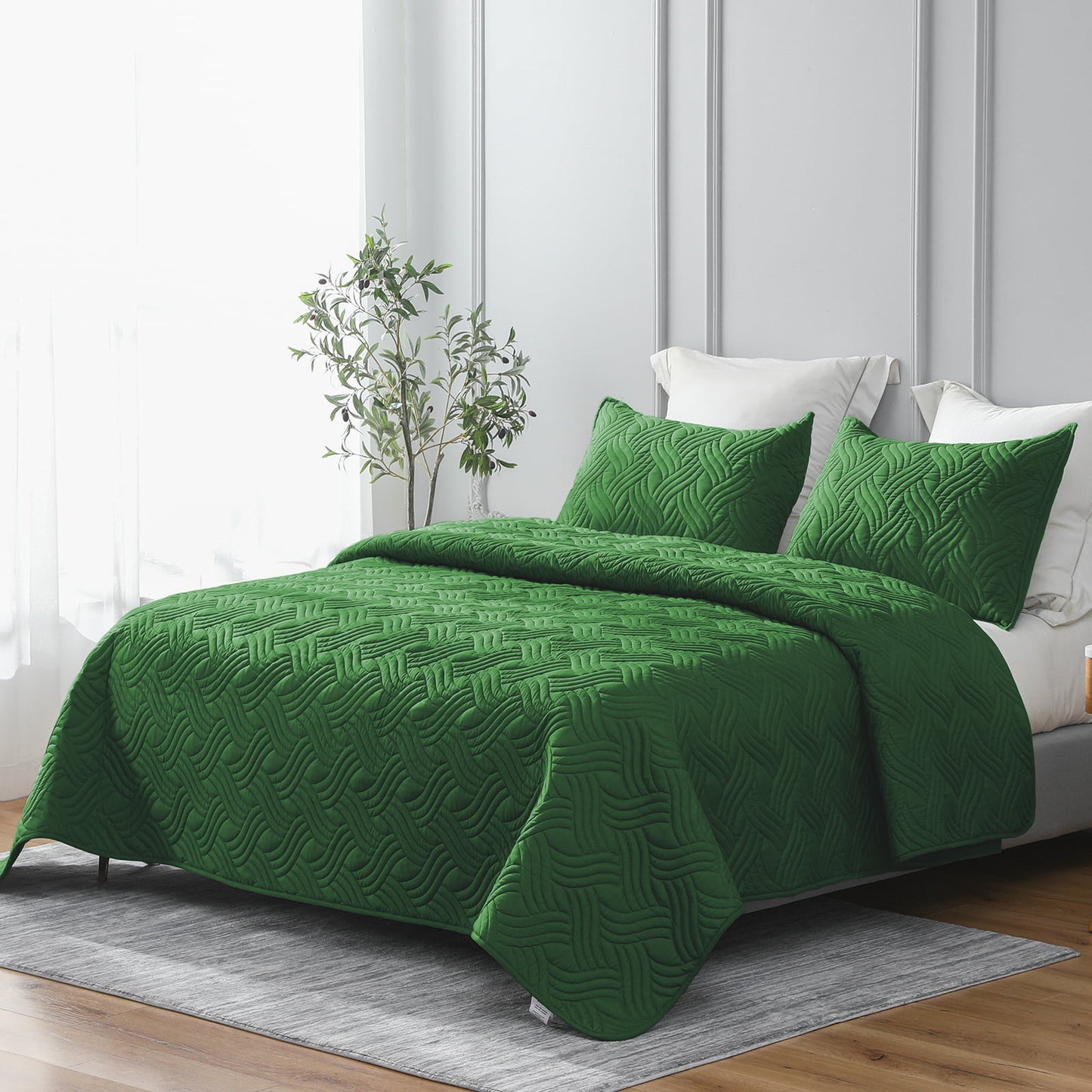 Whale Flotilla Quilt Set Queen Size, Soft Microfiber Lightweight Bedspread Coverlet Bed Cover (Wave Pattern) for All Seasons, Green, 3 Pieces (Includes 1 Quilt, 2 Shams)