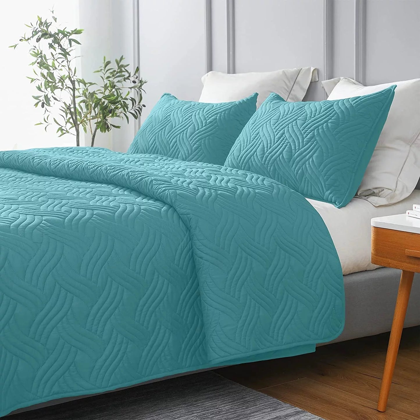 Whale Flotilla Quilt Set Queen Size, Soft Microfiber Lightweight Bedspread Coverlet Bed Cover (Wave Pattern) for All Seasons, Turquoise, 3 Pieces (Includes 1 Quilt, 2 Shams)