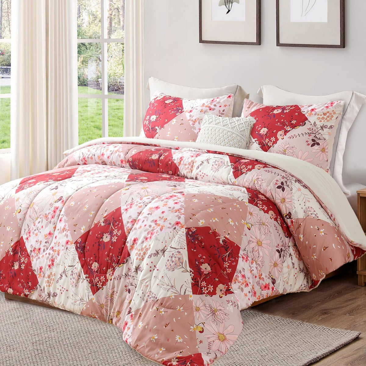 Whale Flotilla 3-Piece Queen Comforter Set, Soft Reversible Bedding Comforter Sets, Patchwork Printed Down Alternative Comforter Duvet for All Seasons, Red