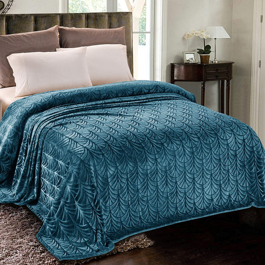 Whale Flotilla Flannel Fleece King Size(90x104 Inch) Lightweight Bed Blanket, Soft Velvet Bedspread Plush Fluffy Coverlet Palm Leaf Design Decorative Blanket for All Seasons, Grey Blue?-