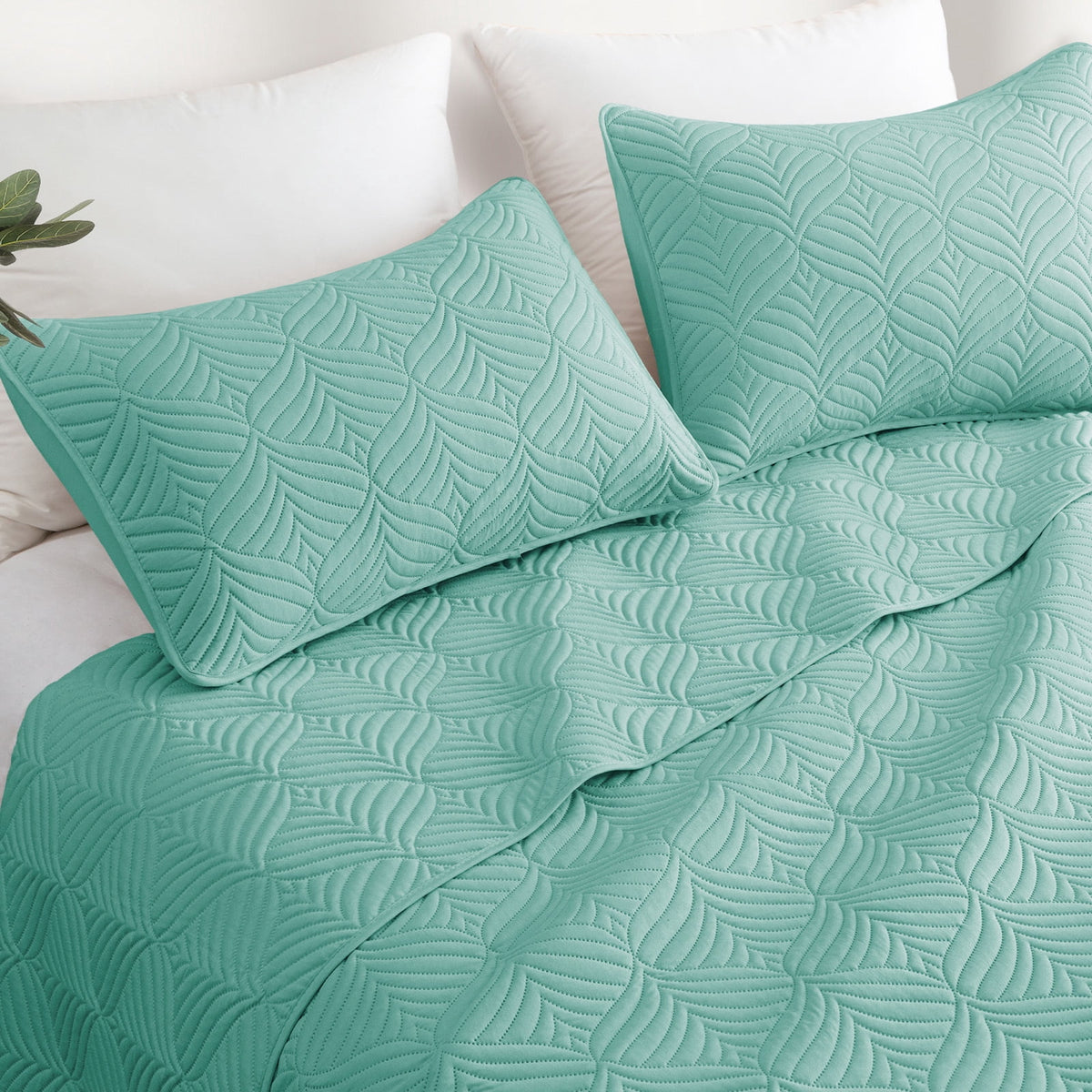 Whale Flotilla California King Size Quilt Set, Soft Ultrasonic 104x112 Inch Bedding Set, Lightweight Bedspread Coverlet with Vintage Pattern, Reversible Bed Cover for All Seasons, Turquoise
