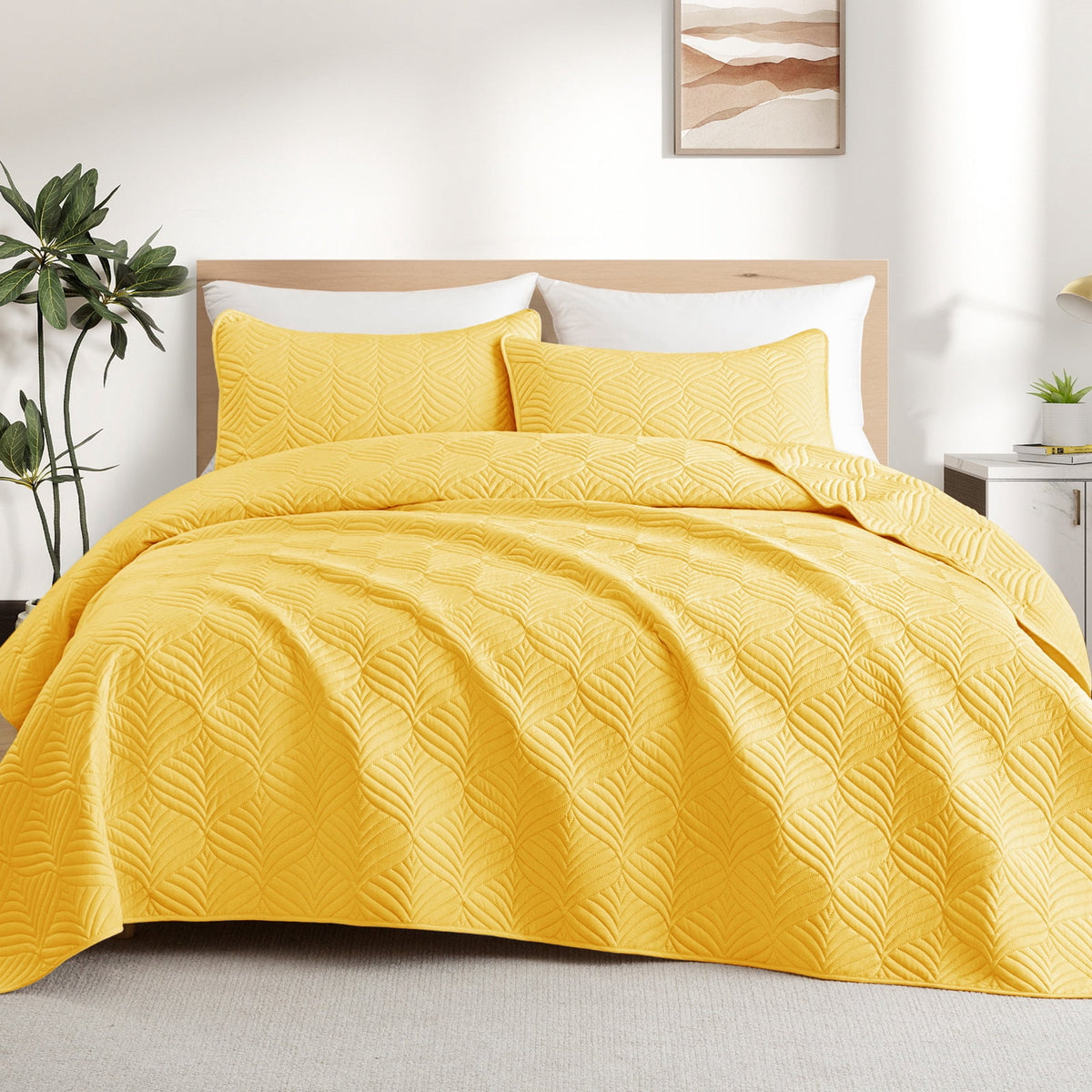 Whale Flotilla Queen Size Quilt Set, Soft Ultrasonic 90x96 Inch Bedding Set, Lightweight Bedspread Coverlet with Vintage Pattern, Reversible Bed Cover for All Seasons,Yellow
