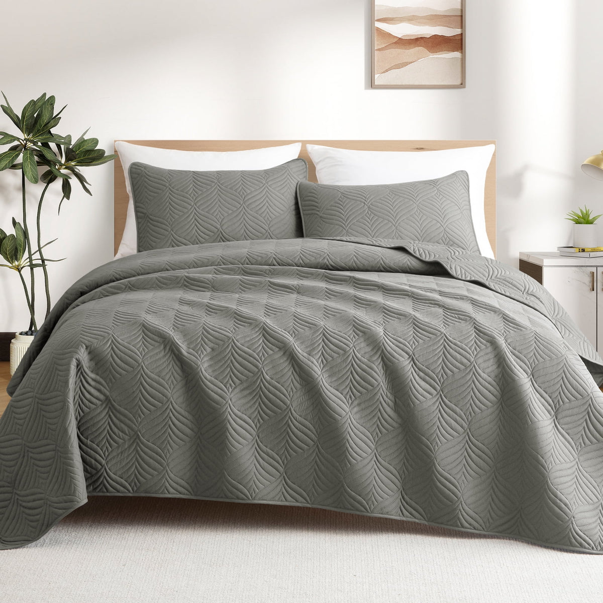Whale Flotilla King Size Quilt Set, Soft Ultrasonic 96x104 Inch Bedding Set, Lightweight Bedspread Coverlet with Vintage Pattern, Reversible Bed Cover for All Seasons,Grey