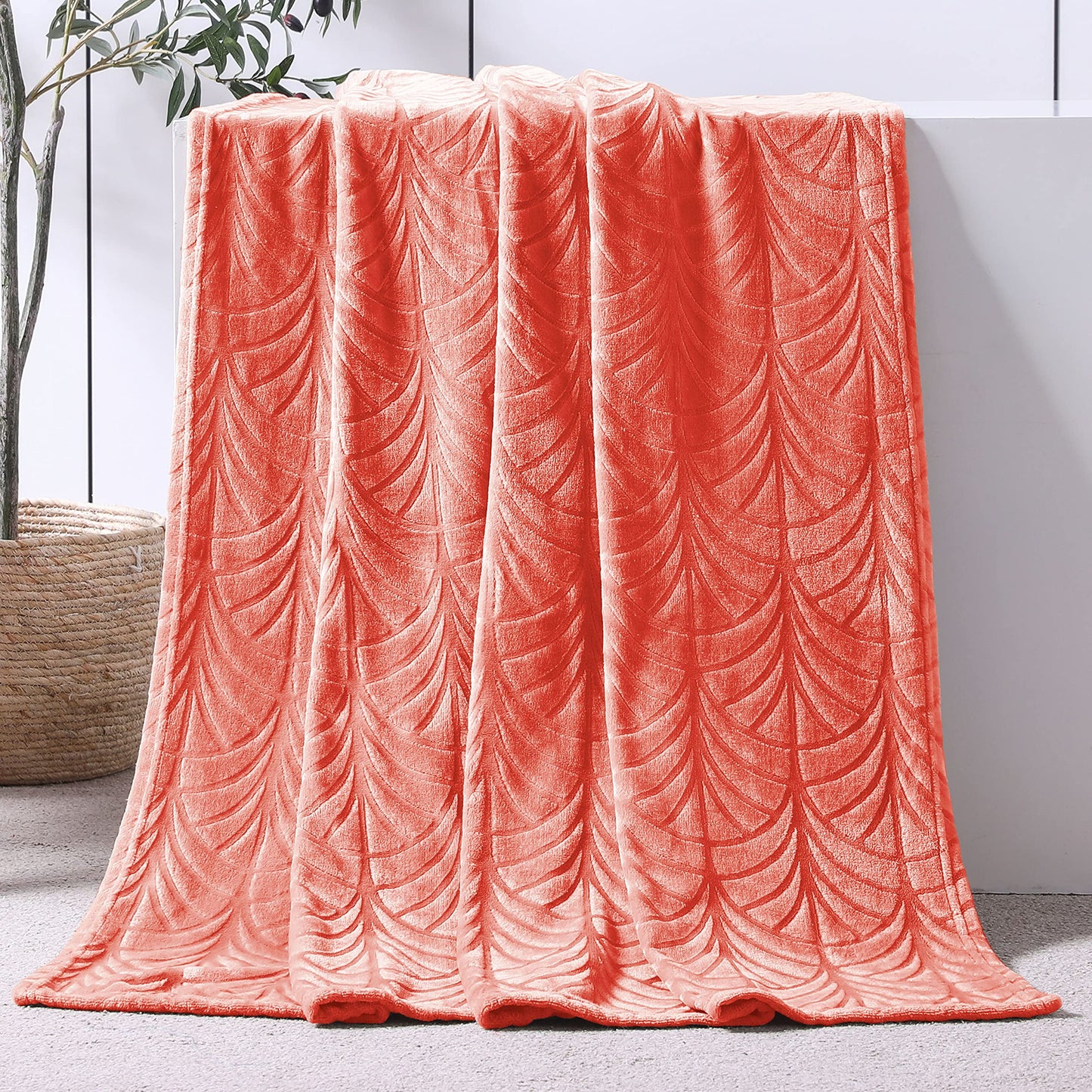 Flannel Throw Blanket for Couch, Soft Plush Fleece Throw Blanket with Decorative Palm Leaves Design, Coral, 50x60 Inch′