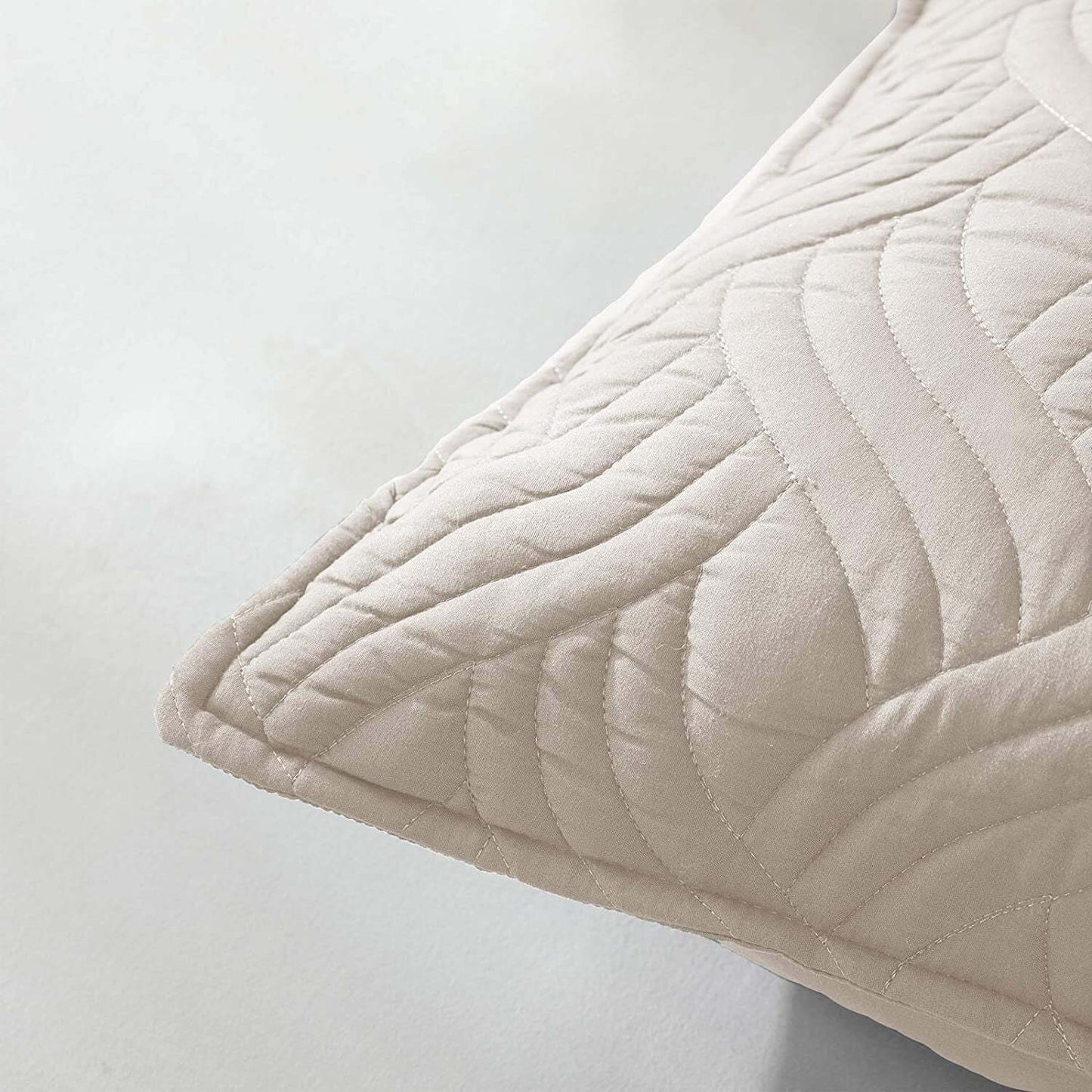 Whale Flotilla Quilt Set Queen Size, Soft Microfiber Lightweight Bedspread Coverlet Bed Cover (Wave Pattern) for All Seasons, Brich Beige, 3 Pieces (Includes 1 Quilt, 2 Shams)