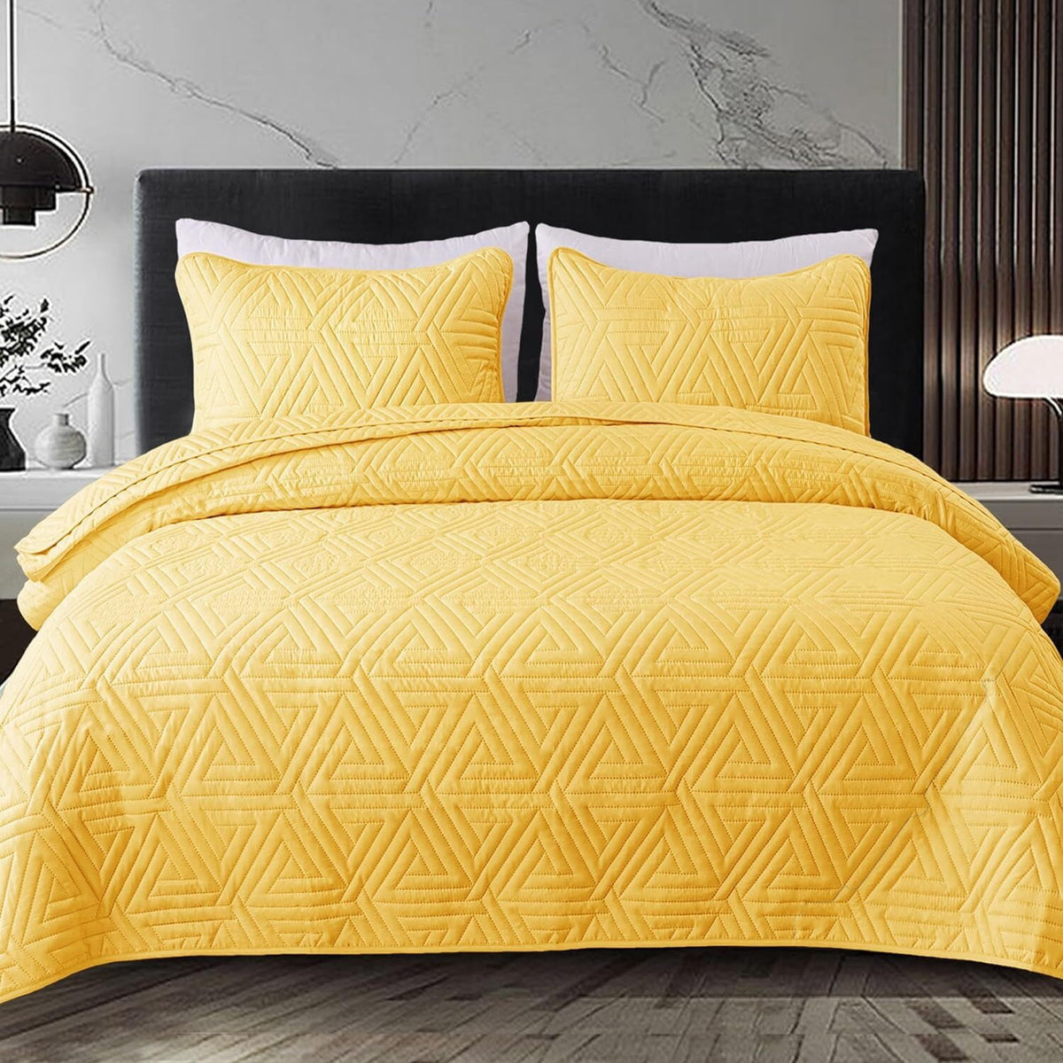 Whale Flotilla 3-Piece Queen Size Quilt Set for All Season, Classic Geometric Pattern Bedding Set with 2 Pillow Shams, Soft and Lightweight, Yellow
