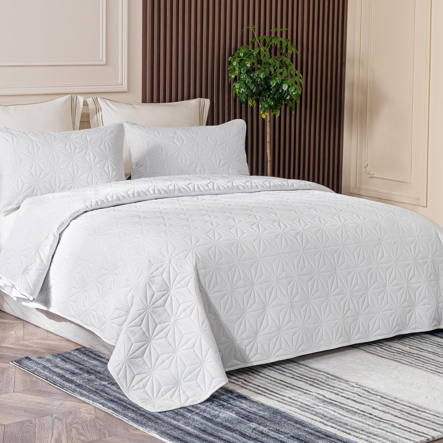 Whale Flotilla Mirofiber Queen Size (96x90 inches) Quilt Set Lightweight Quilted Bedspreads Coverlets Set with Stars Pattern, White, 3 Piece (1 Quilt, 2 Shams)
