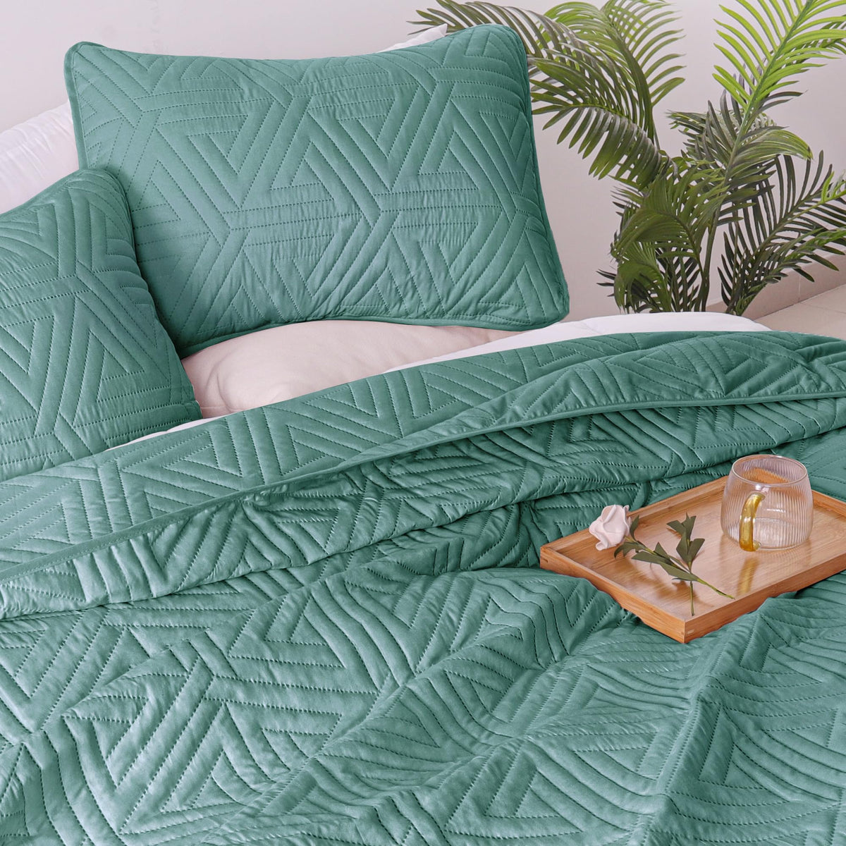 Whale Flotilla Soft Twin Size Quilt Set for All Seasons, 2-Piece Ultrasonic Geometric Quilts Bedding Set, Lightweight Reversible Bedspread, Coverlet, Bed Cover with Pillow Sham, Turquoise Green