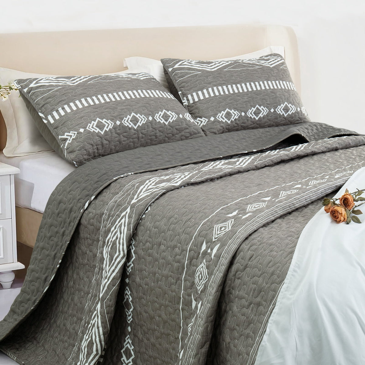 Whale Flotilla Reversible Ultra Soft Printed Quilts Twin Size, Lightweight Patchwork Geometric Stripes Bedspreads Coverlets Twin Quilt Bedding Set with 1 Pillow Sham for All Seasons, Deep Grey