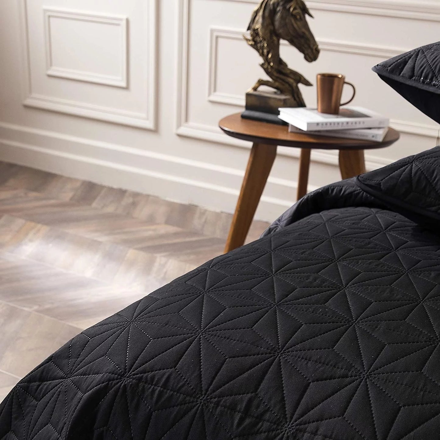 Whale Flotilla Microfiber Twin Size (68x88 inches) Quilt Set Lightweight Quilted Bedspreads Coverlets Set with Stars Pattern, Black, 2 Piece (1 Quilt, 1 Sham)