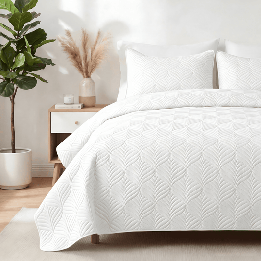 Whale Flotilla California King Size Quilt Set, Soft Ultrasonic 104x112 Inch Bedding Set, Lightweight Bedspread Coverlet with Vintage Pattern, Reversible Bed Cover for All Seasons,White