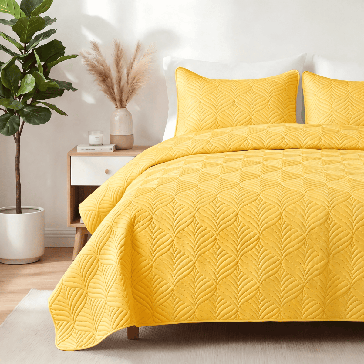 Whale Flotilla California King Size Quilt Set, Soft Ultrasonic 104x112 Inch Bedding Set, Lightweight Bedspread Coverlet with Vintage Pattern, Reversible Bed Cover for All Seasons,Yellow