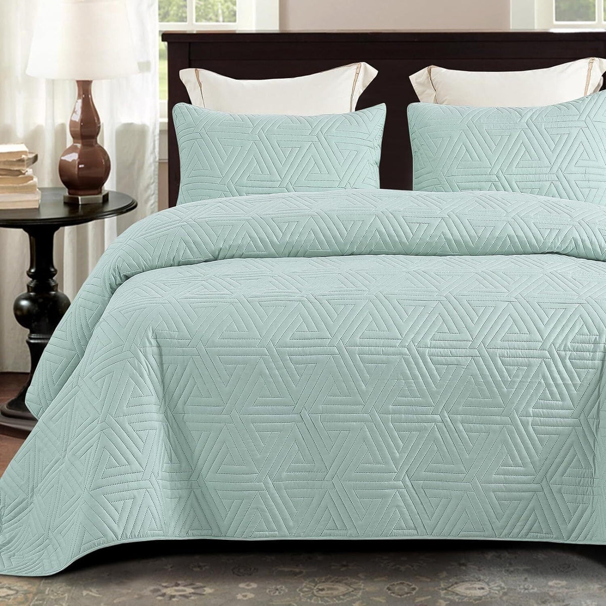 Whale Flotilla 3-Piece King Size Quilt Set for All Season, Classic Geometric Pattern Bedding Set with 2 Pillow Shams, Soft and Lightweight, Aqua Blue