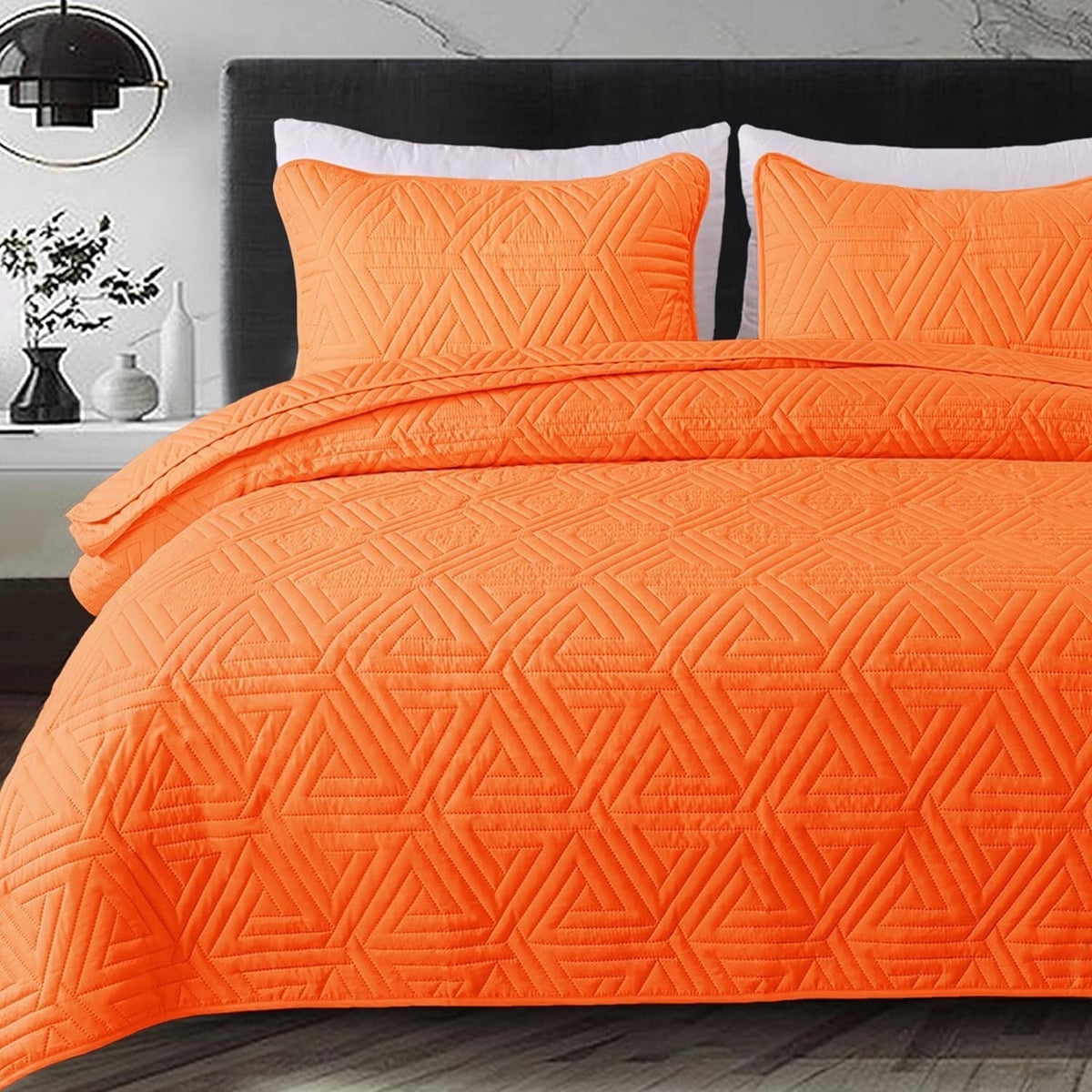 Whale Flotilla 3-Piece King Size Quilt Set for All Season, Classic Geometric Pattern Bedding Set with 2 Pillow Shams, Soft and Lightweight, Orange