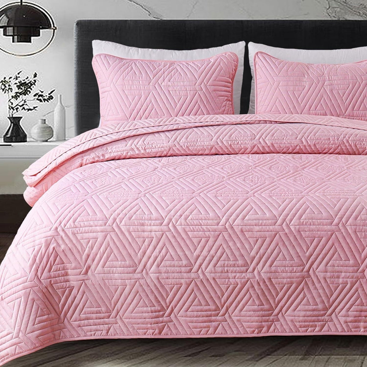 Whale Flotilla 3-Piece King Size Quilt Set for All Season, Classic Geometric Pattern Bedding Set with 2 Pillow Shams, Soft and Lightweight, Pink