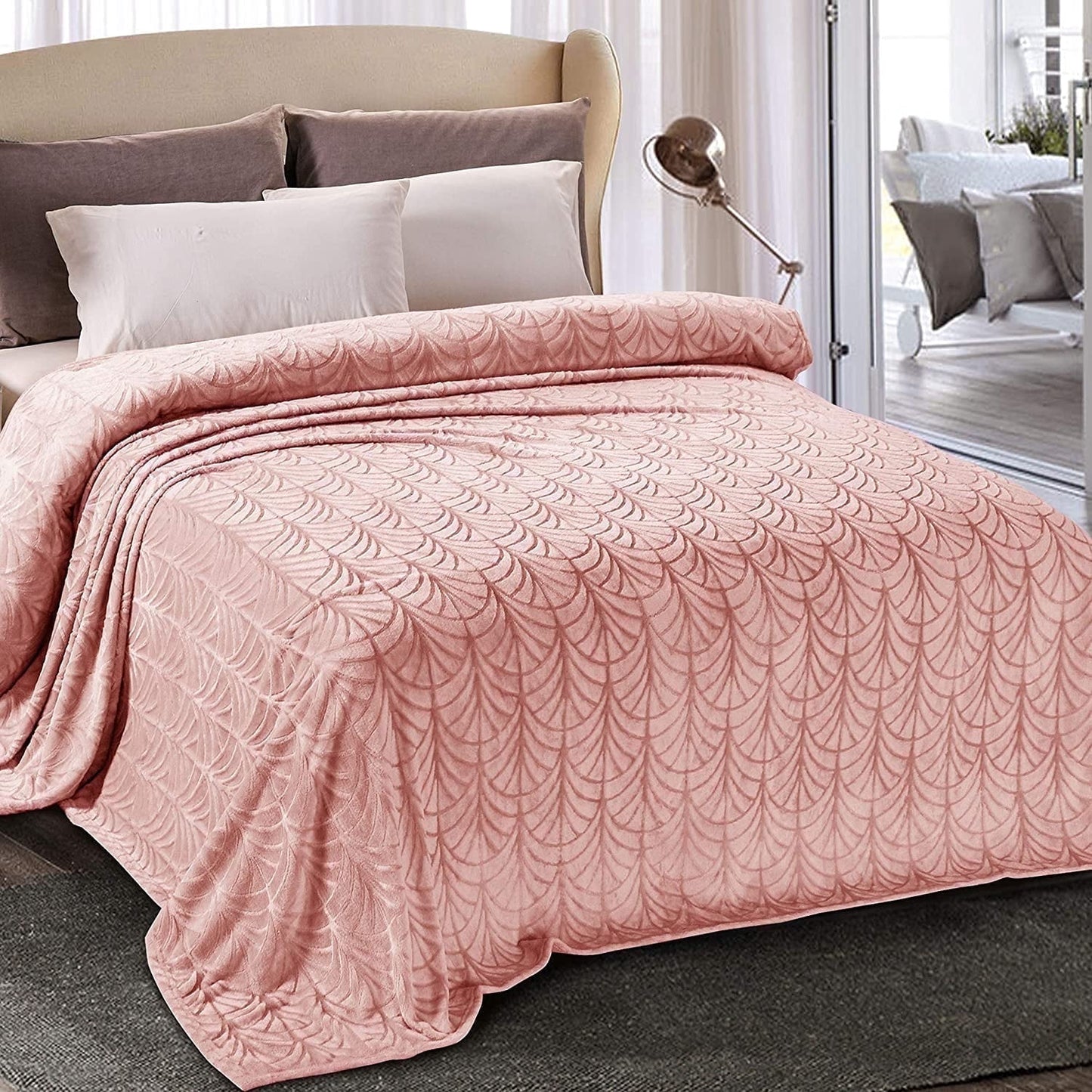 Whale Flotilla Flannel Fleece 60"x80" Twin Size Throw Blanket, Soft Fluffy Velvet Bedspread with Vintage Pattern, Warm Lightweight All-Season Coverlet, Pink