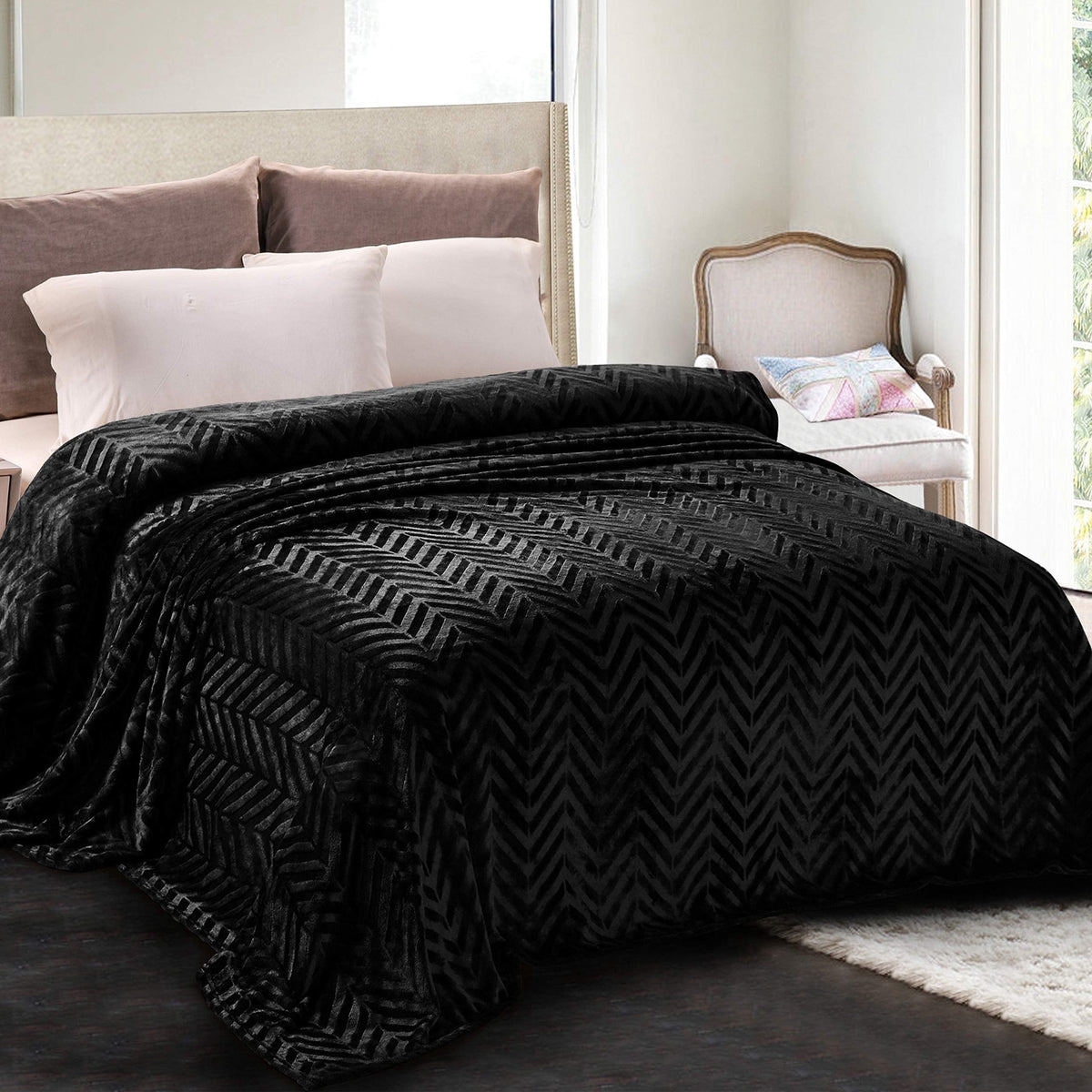 Whale Flotilla Flannel Fleece Twin-XL Size 90x66 Inch Bed Blanket, Soft Velvet Lightweight Bedspread Plush Fluffy Coverlet Chevron Design Decorative Blanket for All Season, Black