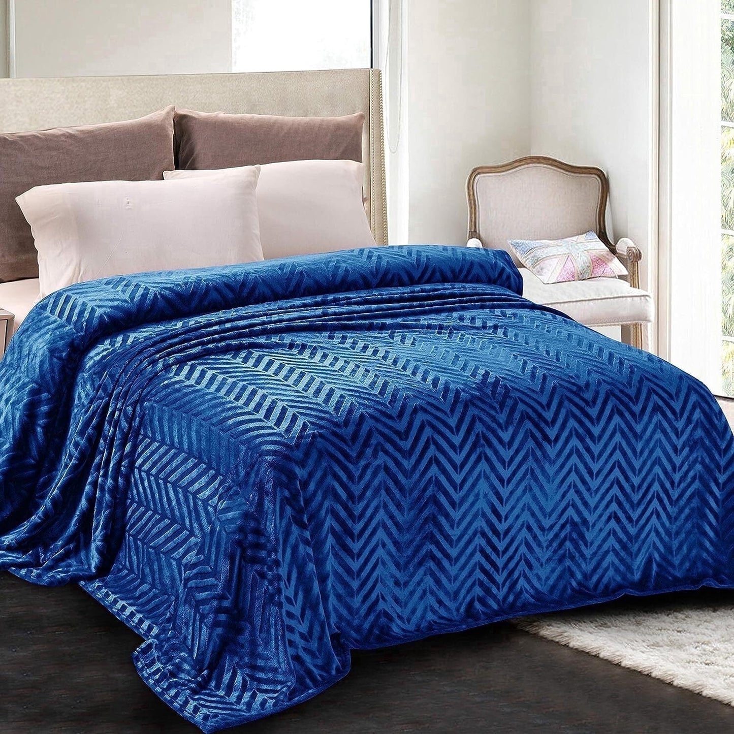 Whale Flotilla Flannel Fleece Twin Size 60x80 Inch Bed Blanket, Soft Velvet Lightweight Bedspread Plush Fluffy Coverlet Chevron Design Decorative Blanket for All Season, Royal Blue