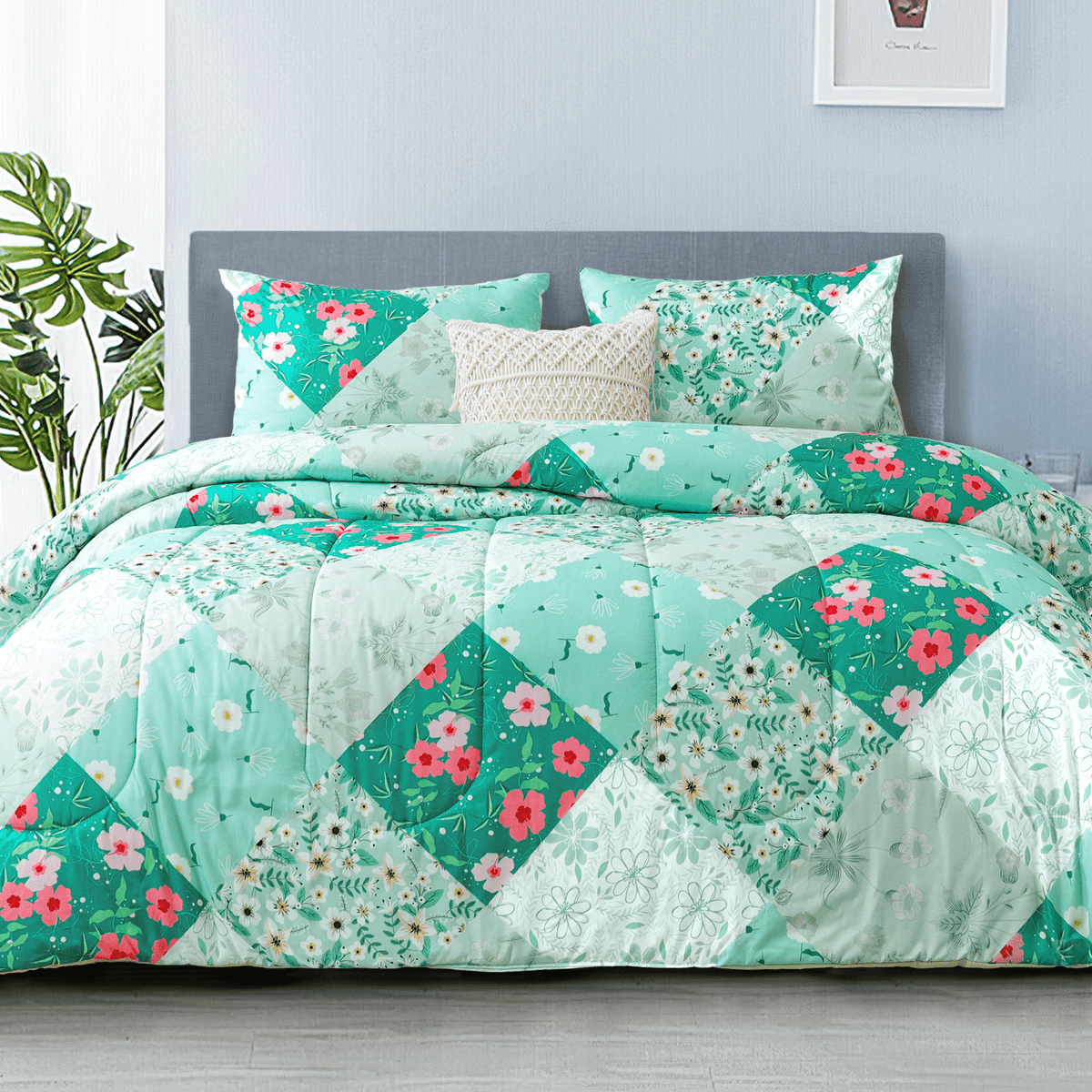 Whale Flotilla 3-Piece Queen Comforter Set, Soft Reversible Bedding Comforter Sets, Patchwork Printed Down Alternative Comforter Duvet for All Seasons, Light Green