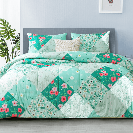 Whale Flotilla 3-Piece Queen Comforter Set, Soft Reversible Bedding Comforter Sets, Patchwork Printed Down Alternative Comforter Duvet for All Seasons, Light Green